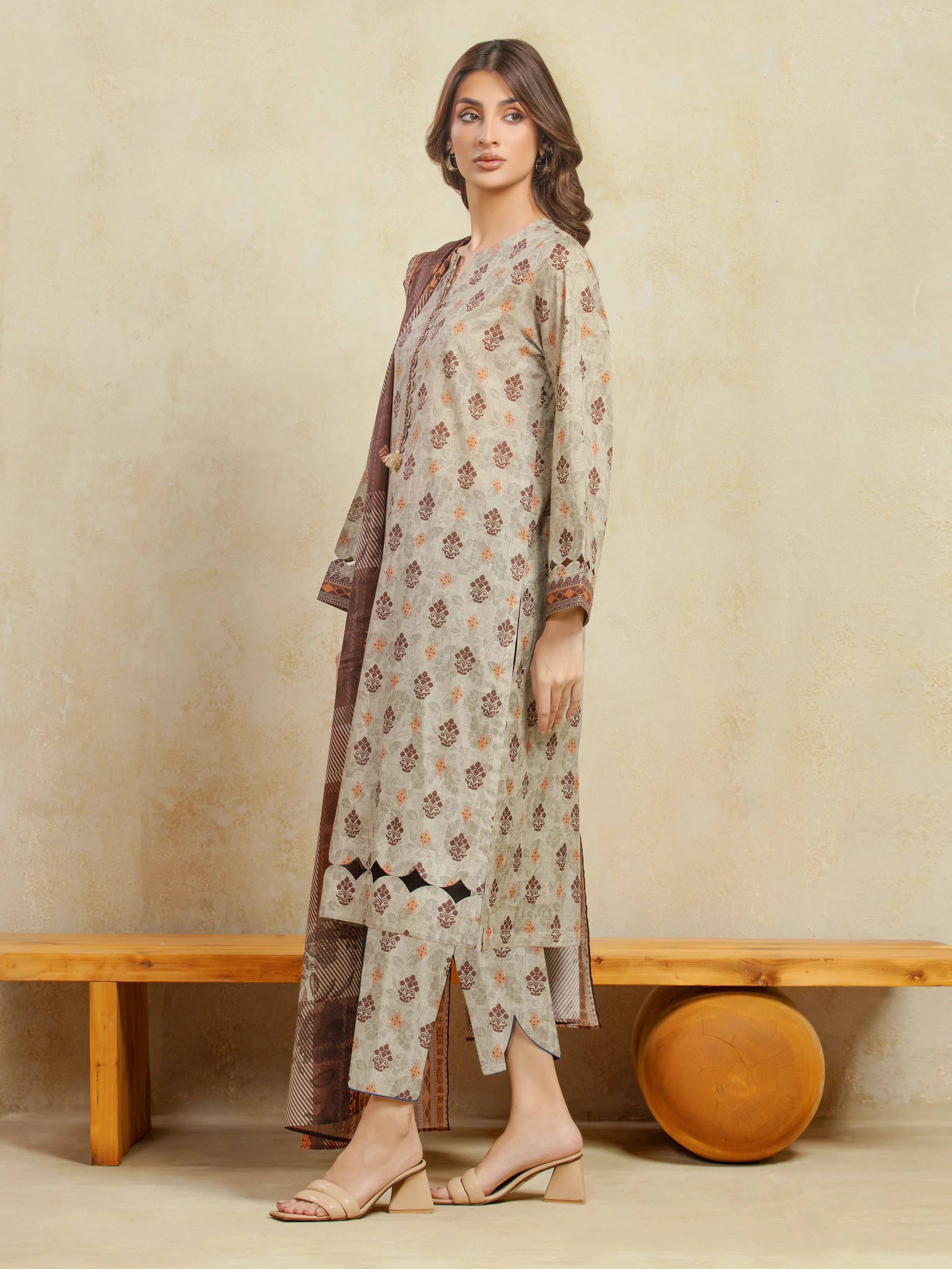 Unstitched Printed Khaddar Suit - EWU5A3-36102-3P - Image 5