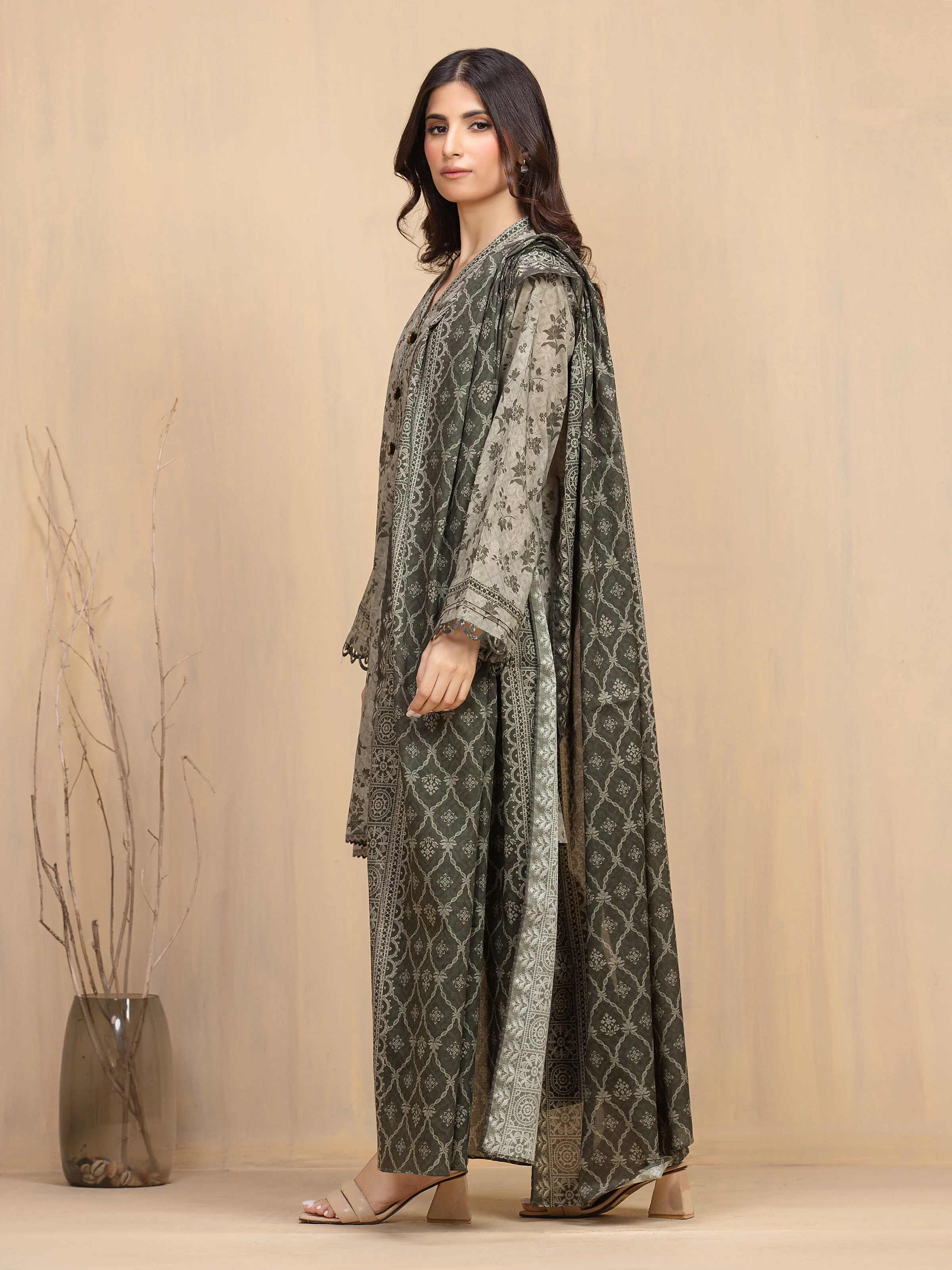 Unstitched Printed Khaddar Suit - EWU5A3-36125-3P - Image 4