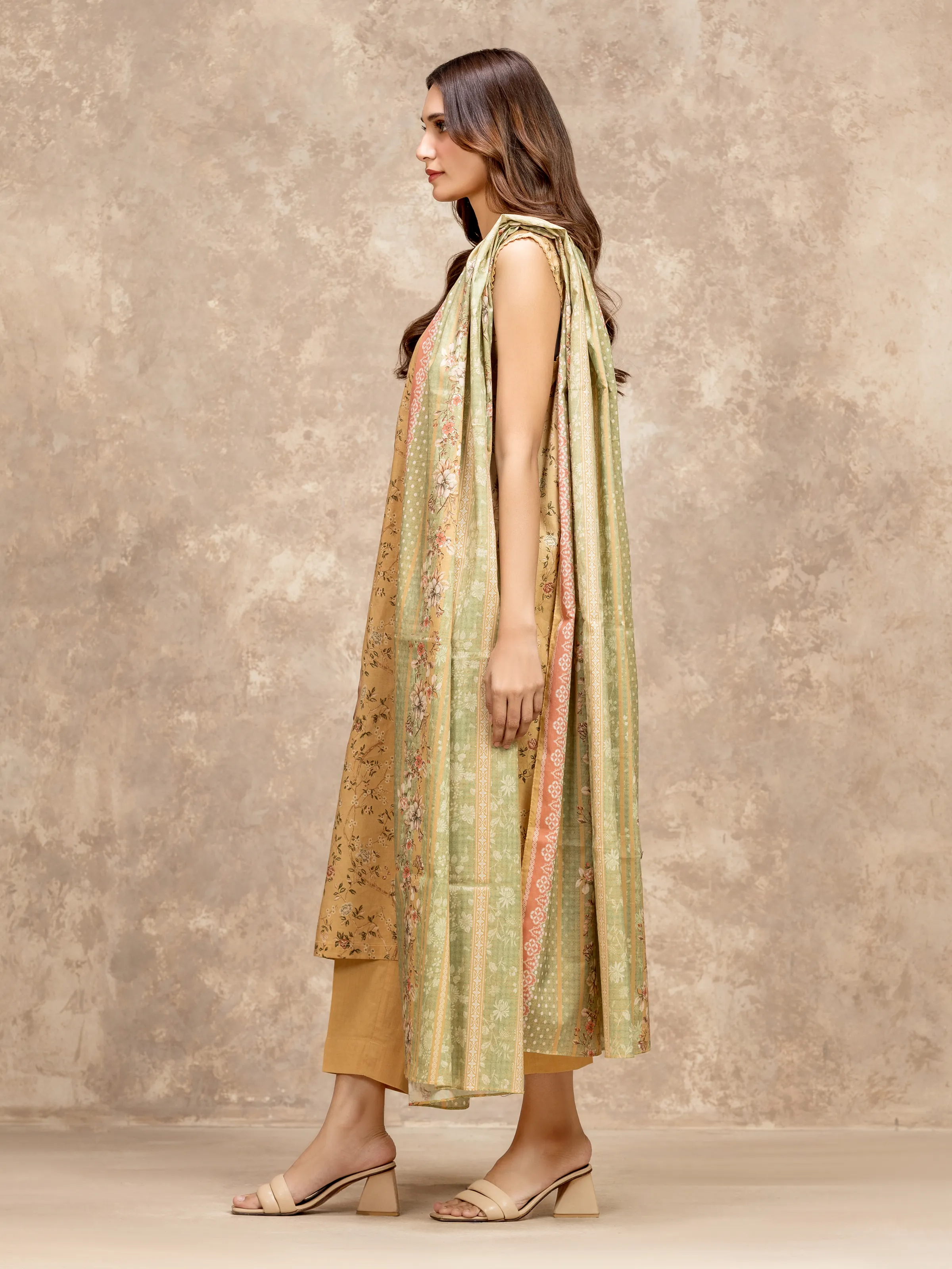 Unstitched Printed Lawn Suit - EWU6A1-36530-3P - Image 4