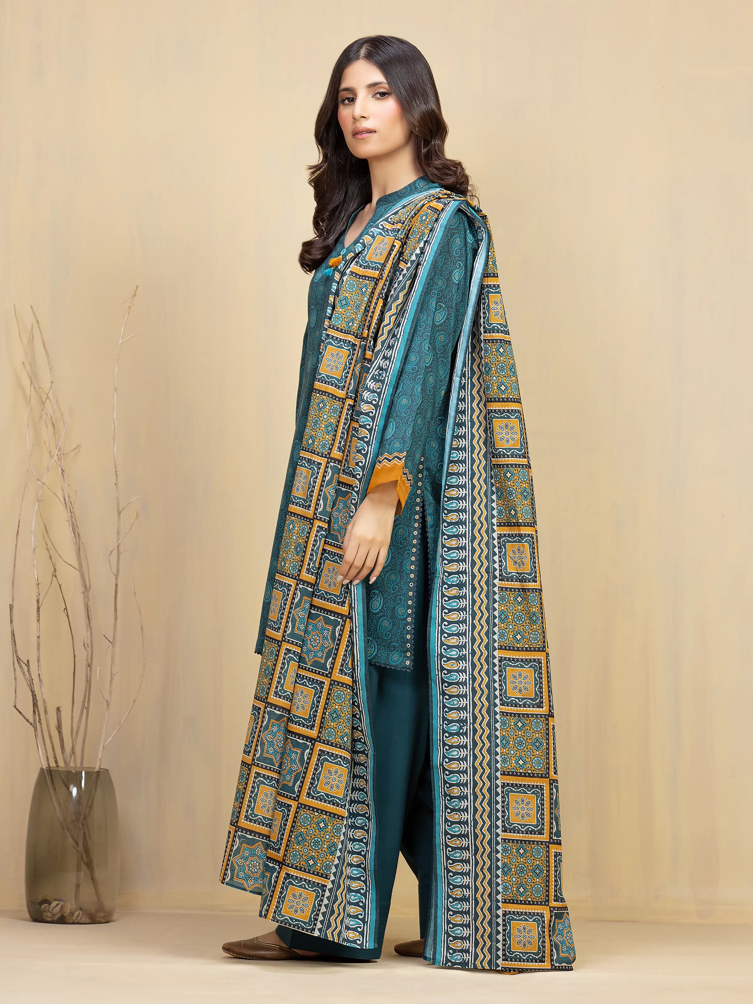 Unstitched Printed Khaddar Suit - EWU5A3-35992-3P - Image 5