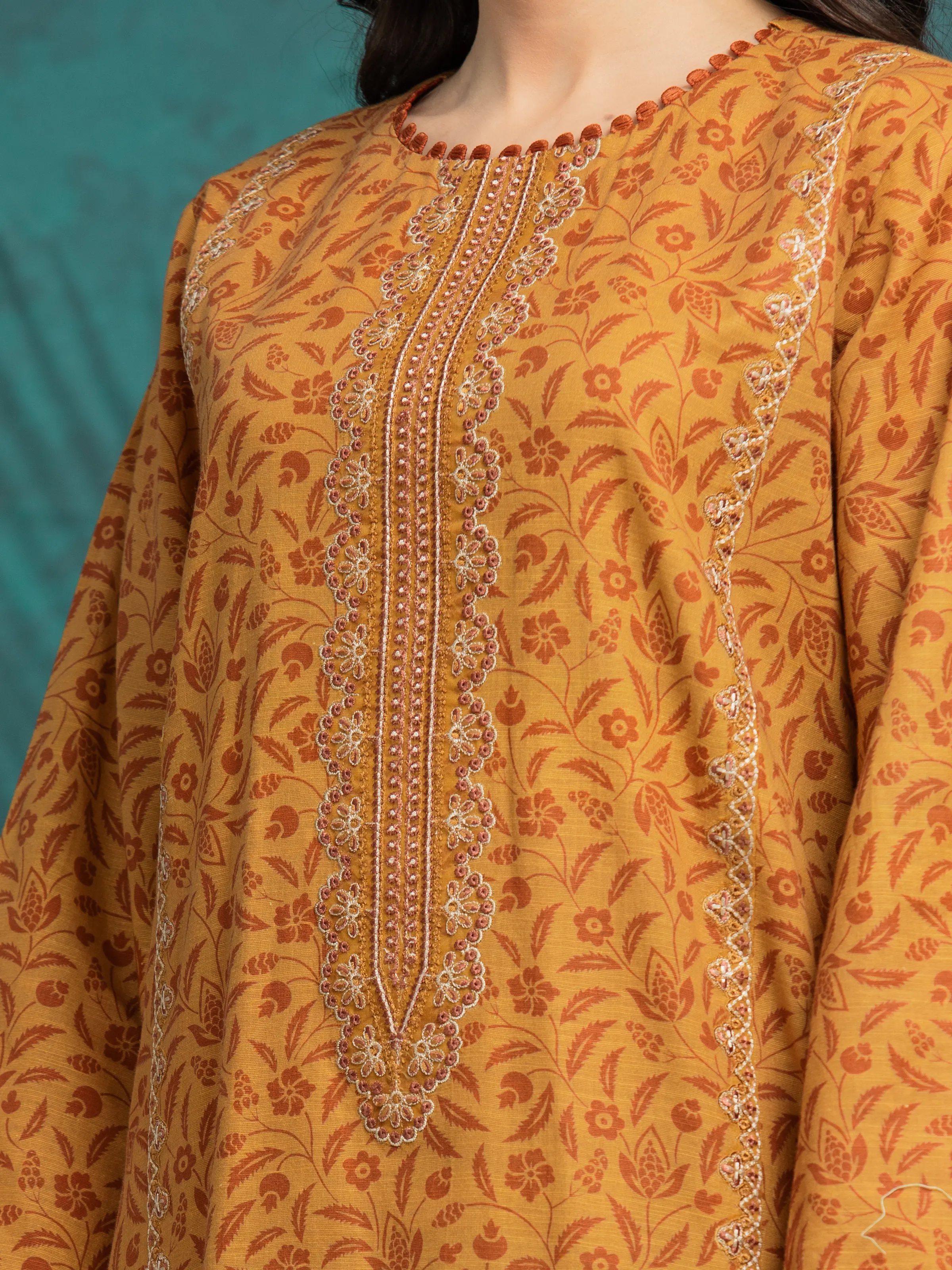 Unstitched Embroidered Khaddar Suit - EWU24V12-30191-3P - Image 4