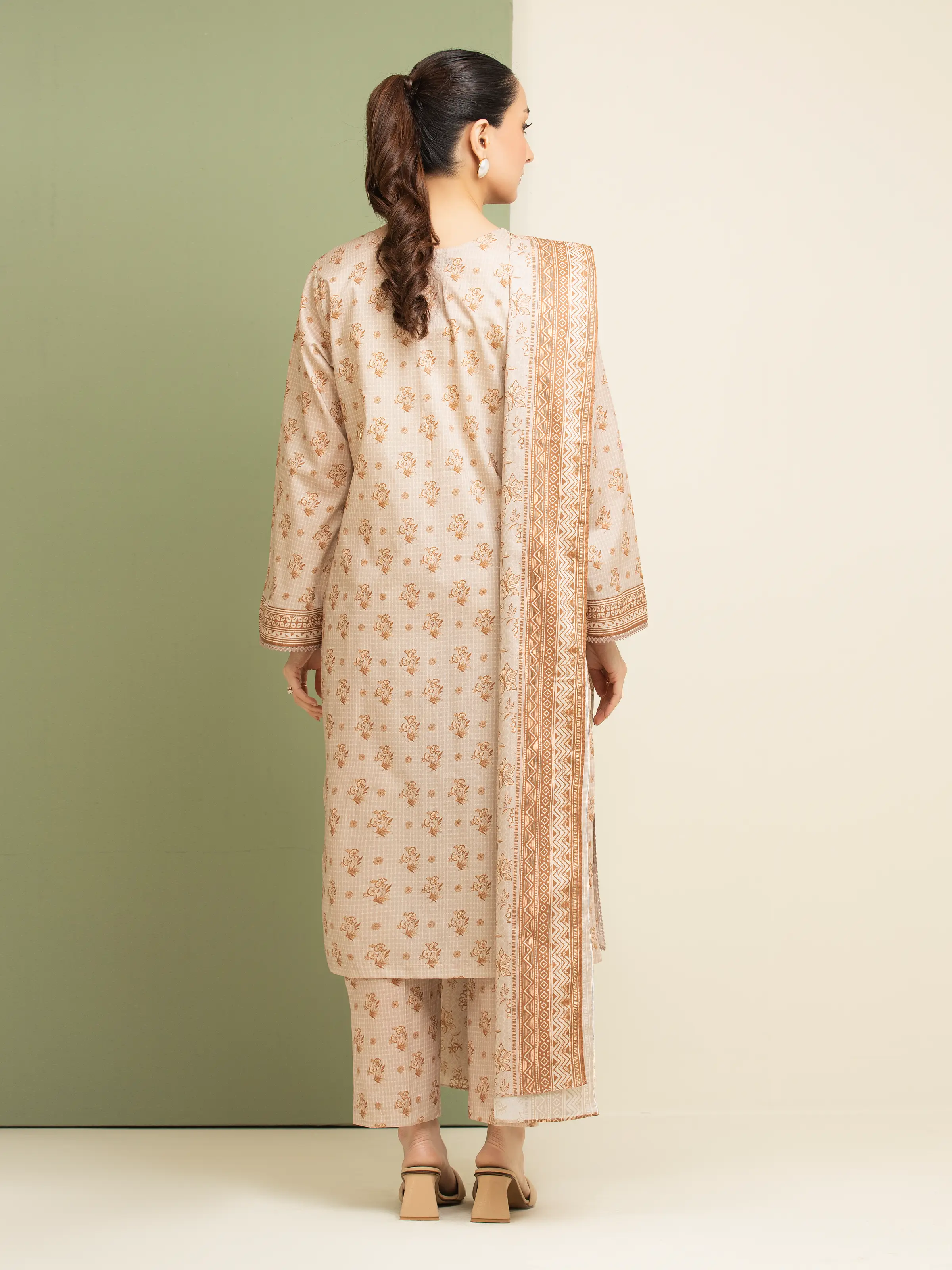 Unstitched Printed Lawn Suit - EWU5A1-35164-3P - Image 2