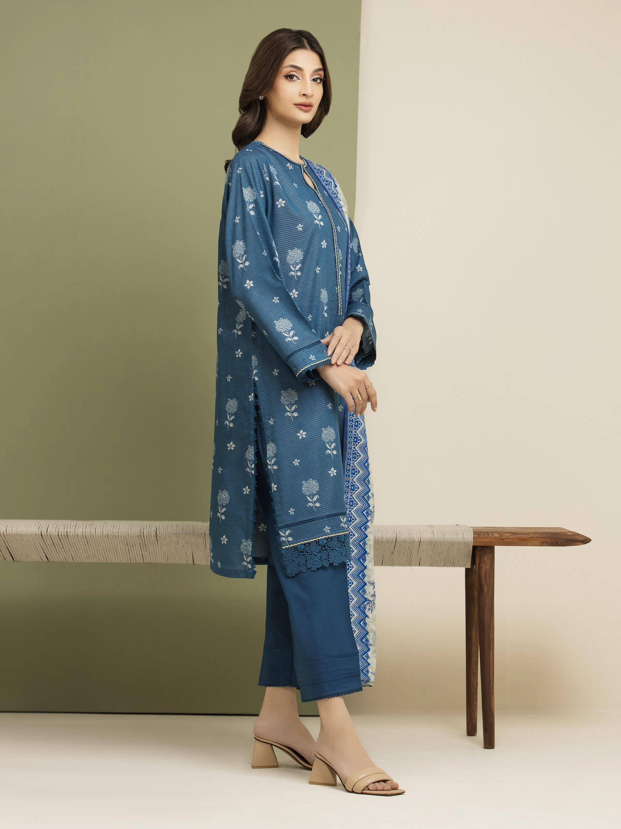 Unstitched Printed Zari Lawn Suit - EWU5M6-005-3P - Image 3