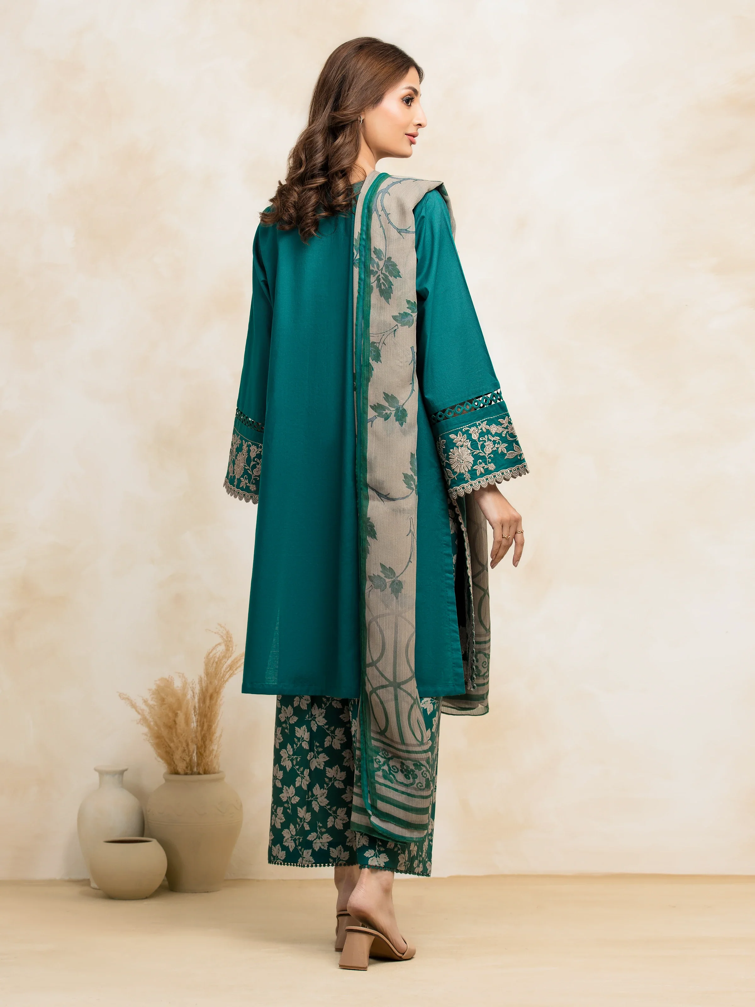 Unstitched Embroidered Cambric Suit - EWU5V2-31031-3P - Image 2
