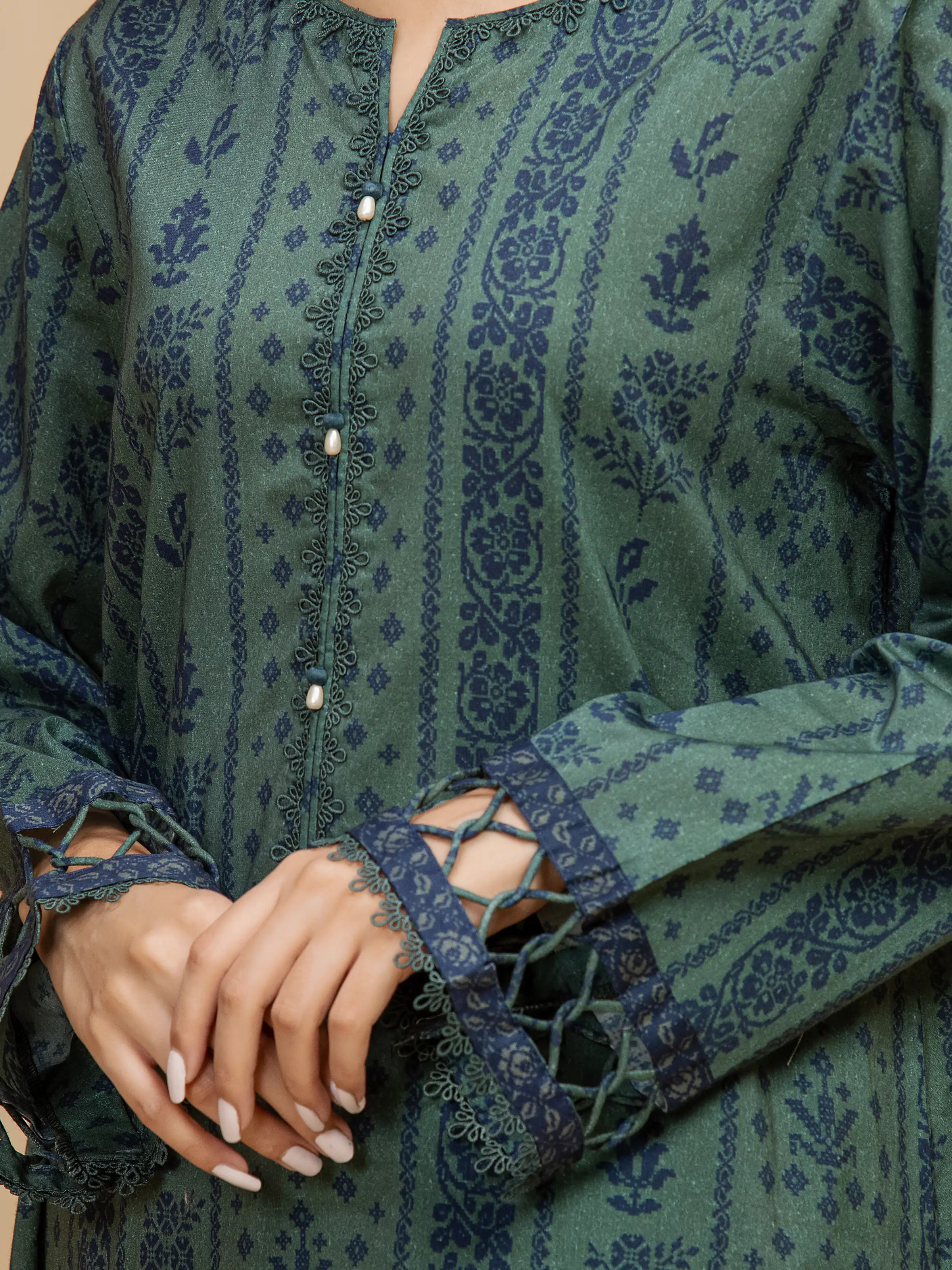 Unstitched Printed Khaddar Suit - EWU5M3-015-3P - Image 3
