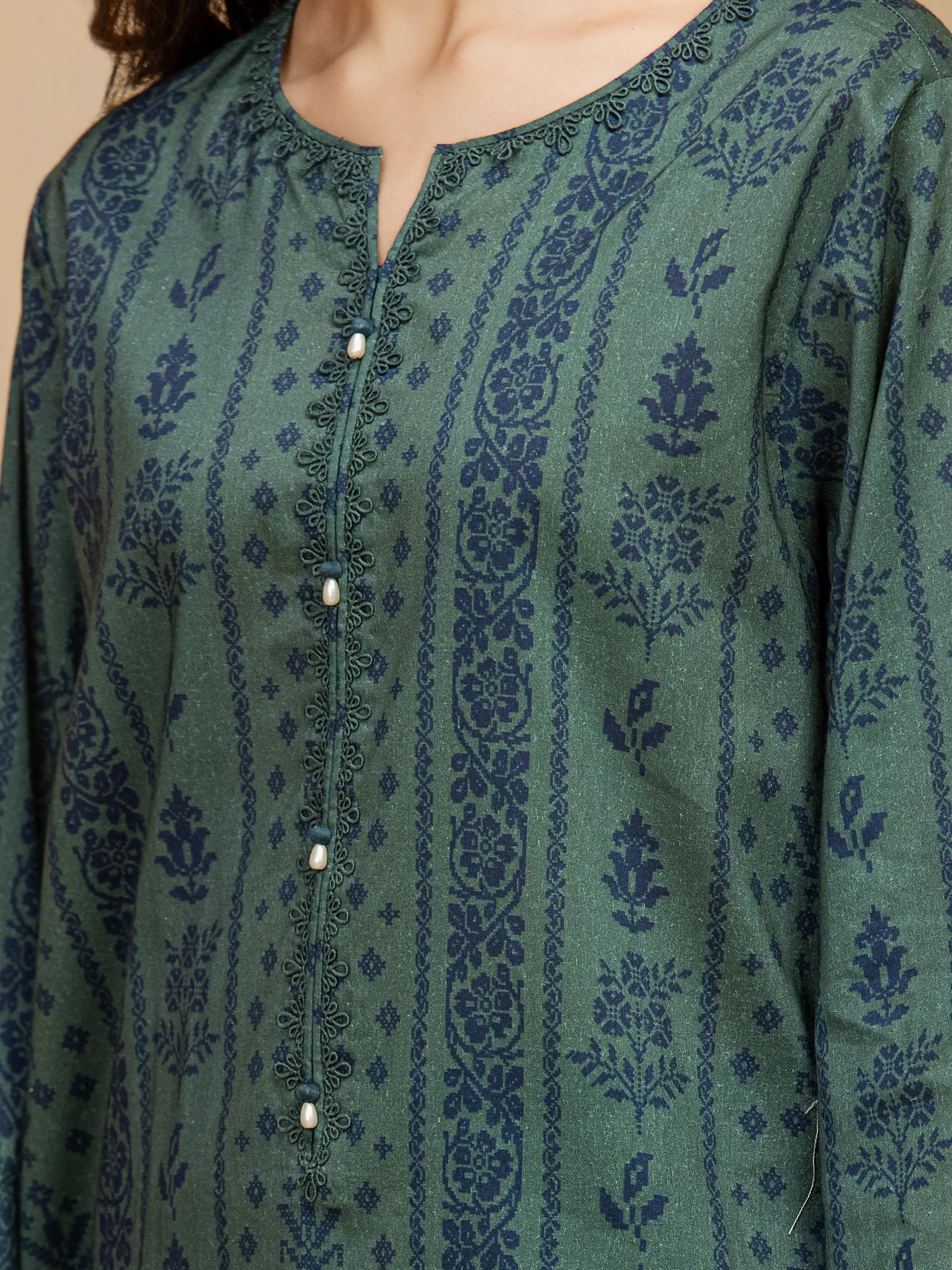 Unstitched Printed Khaddar Suit - EWU5M3-015-3P - Image 4