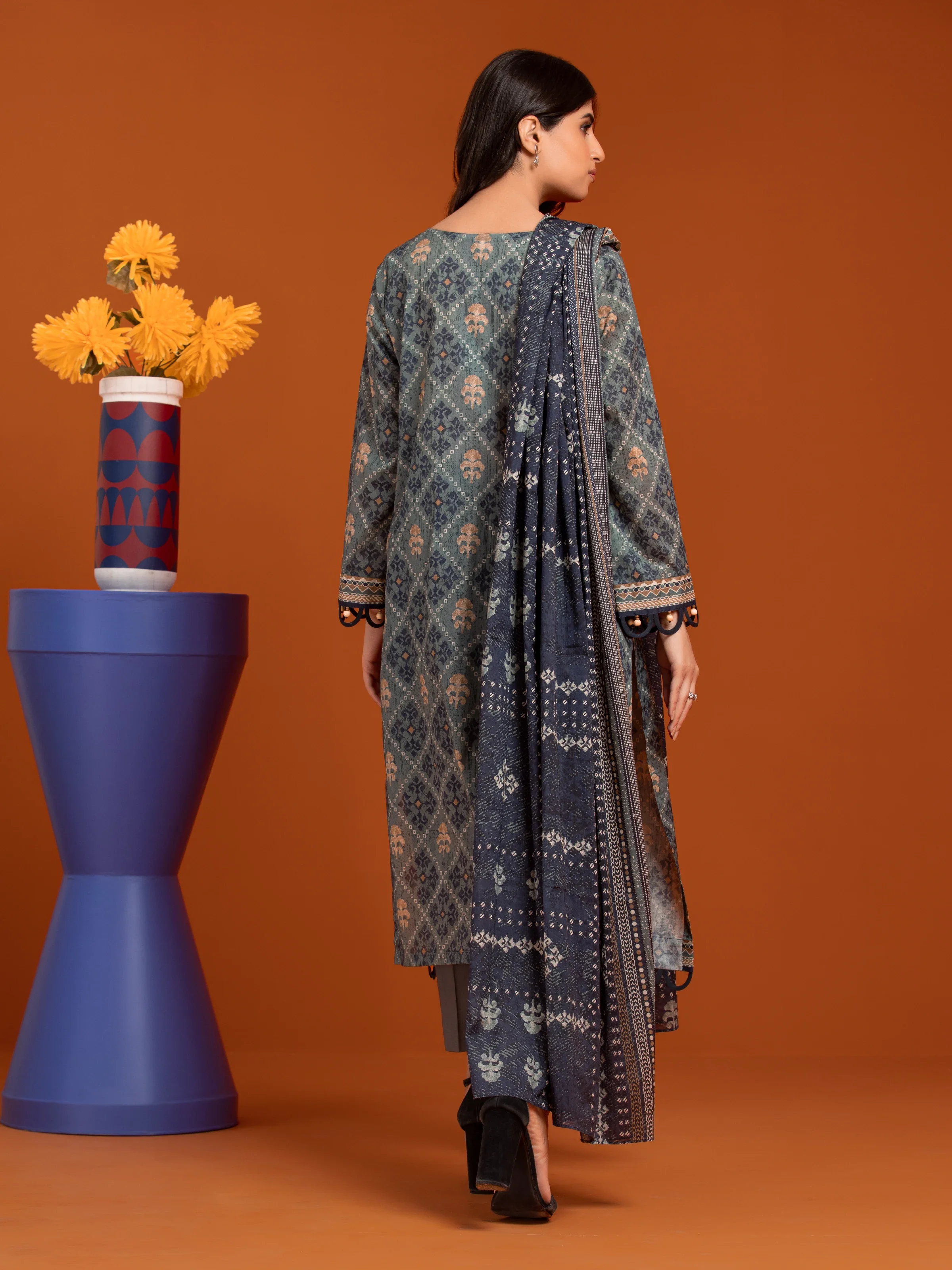 Unstitched Printed Khaddar Suit - EWU24A3-27146-3P - Image 3