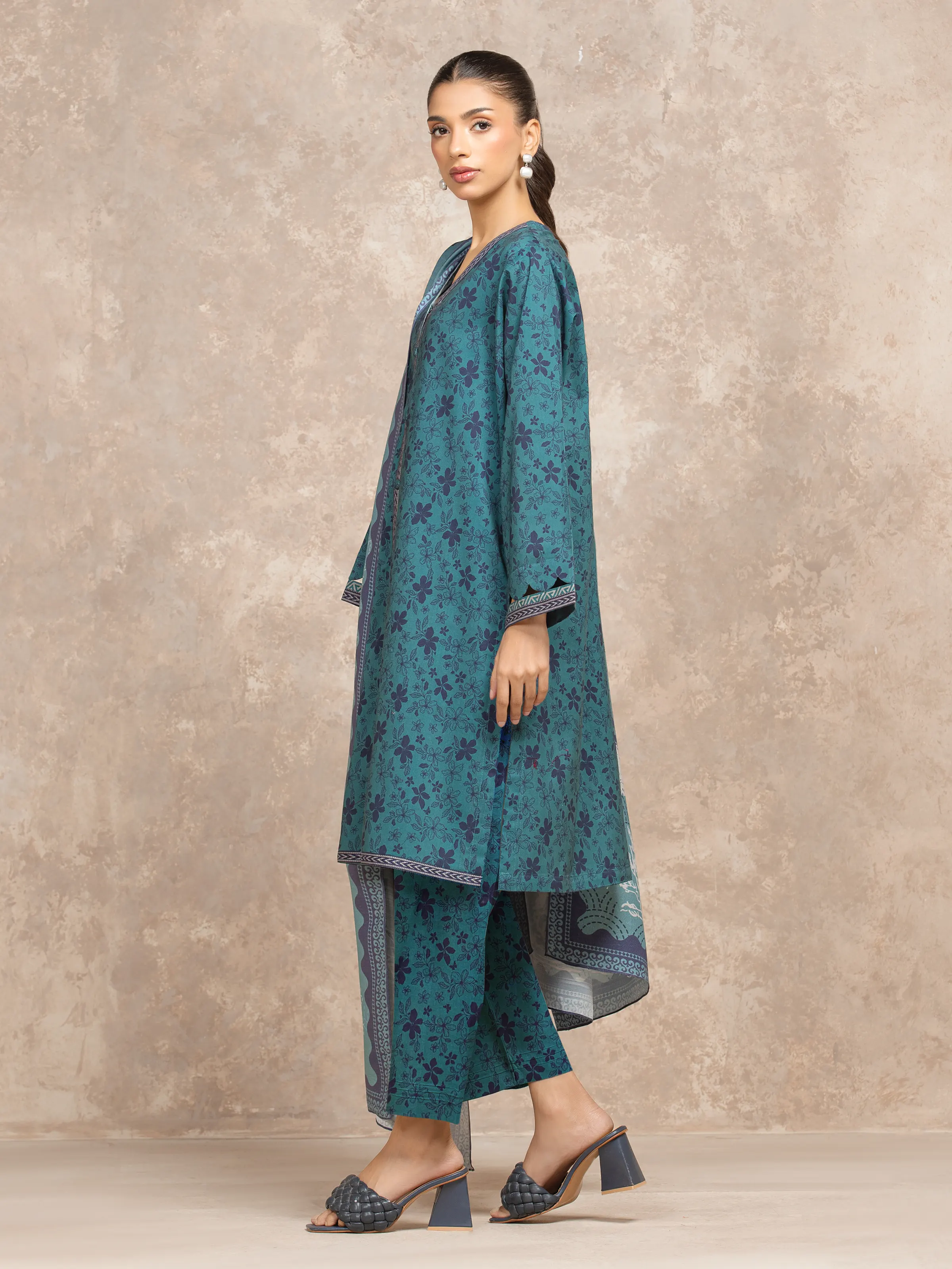 Unstitched Printed Khaddar Suit - EWU5M3-008-3P - Image 5