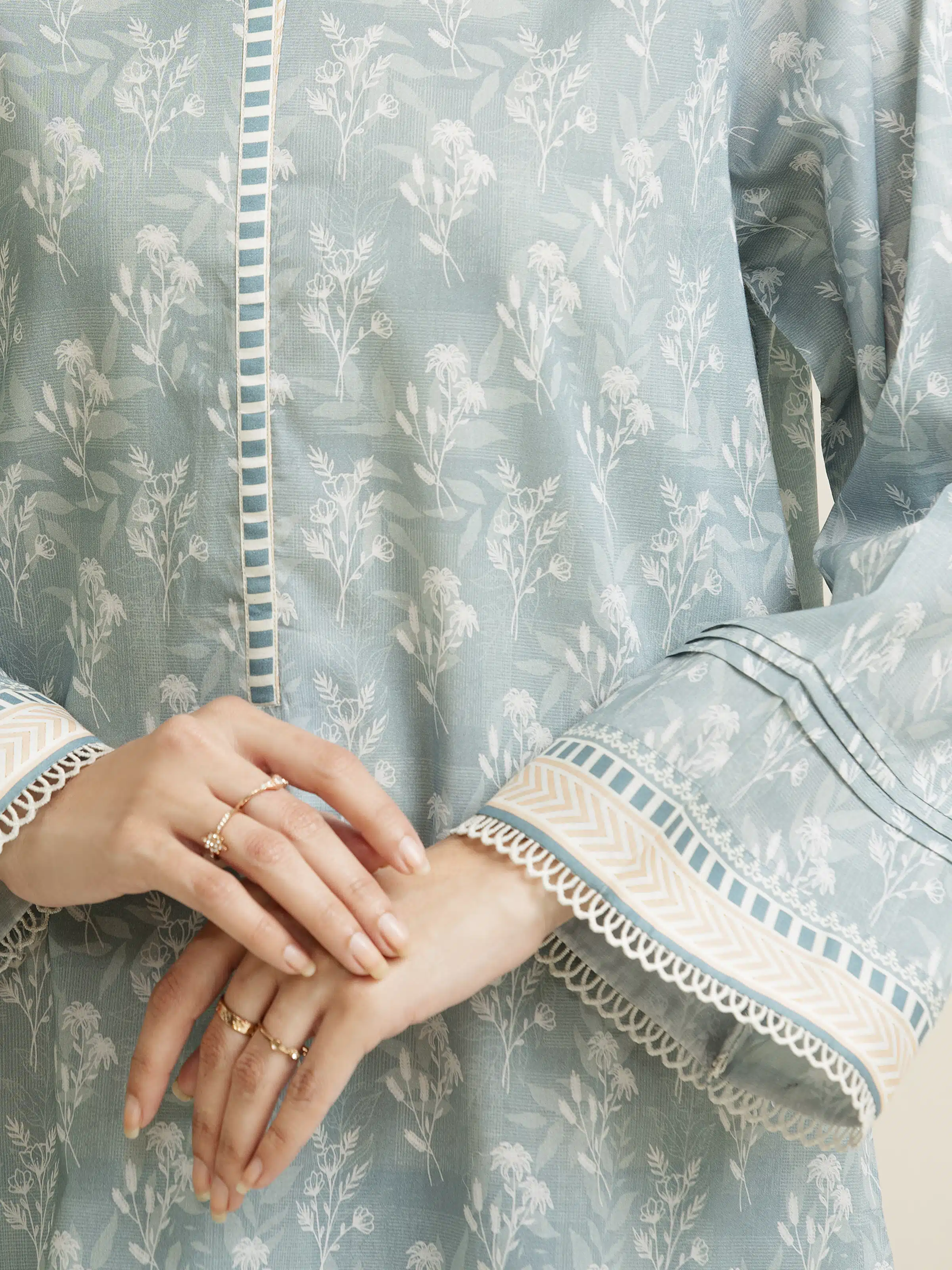 Unstitched Printed Lawn Suit - EWU5A1-35112-3P - Image 3