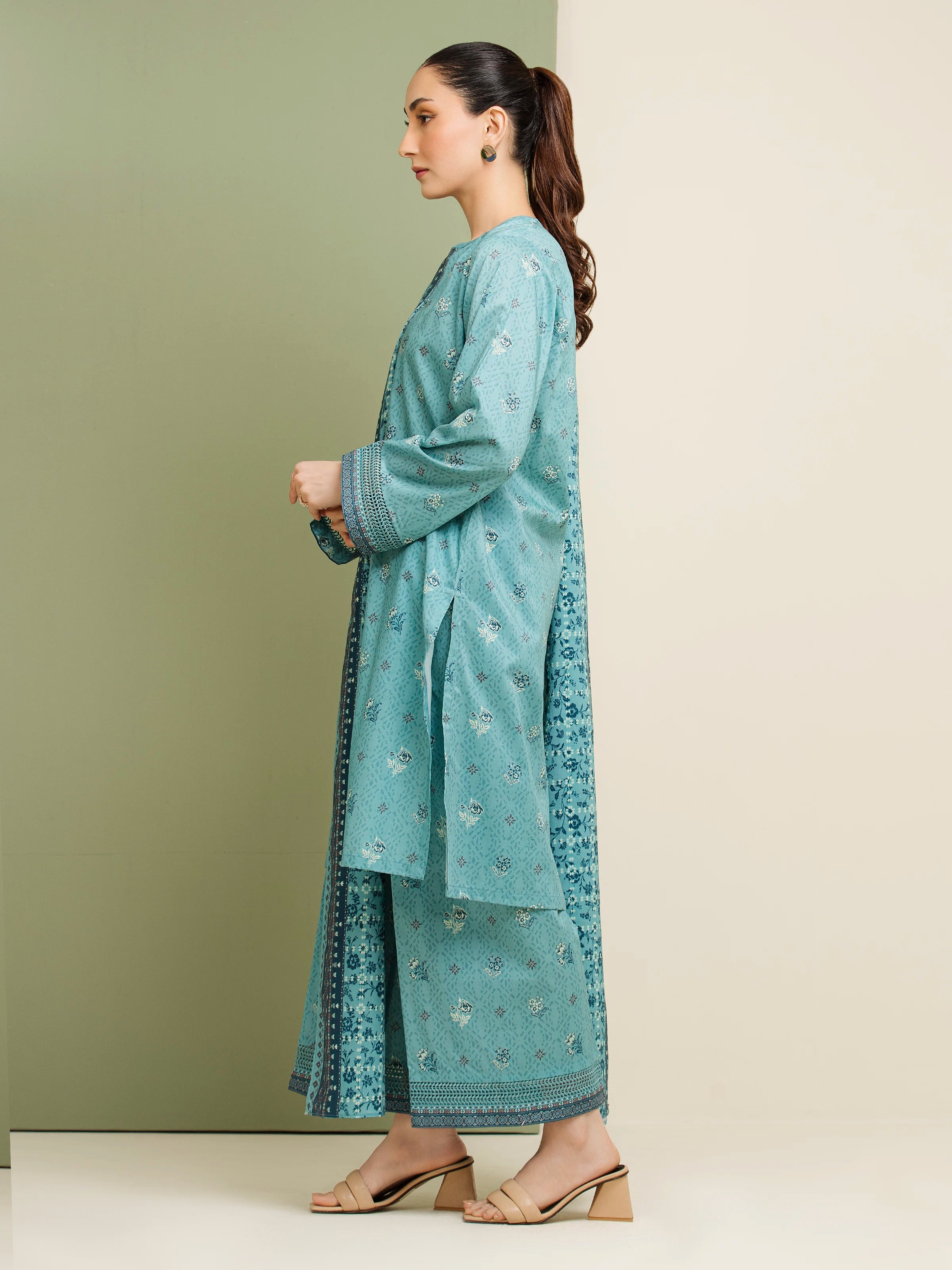 Unstitched Printed Lawn Suit - EWU5A1-35154-3P - Image 3