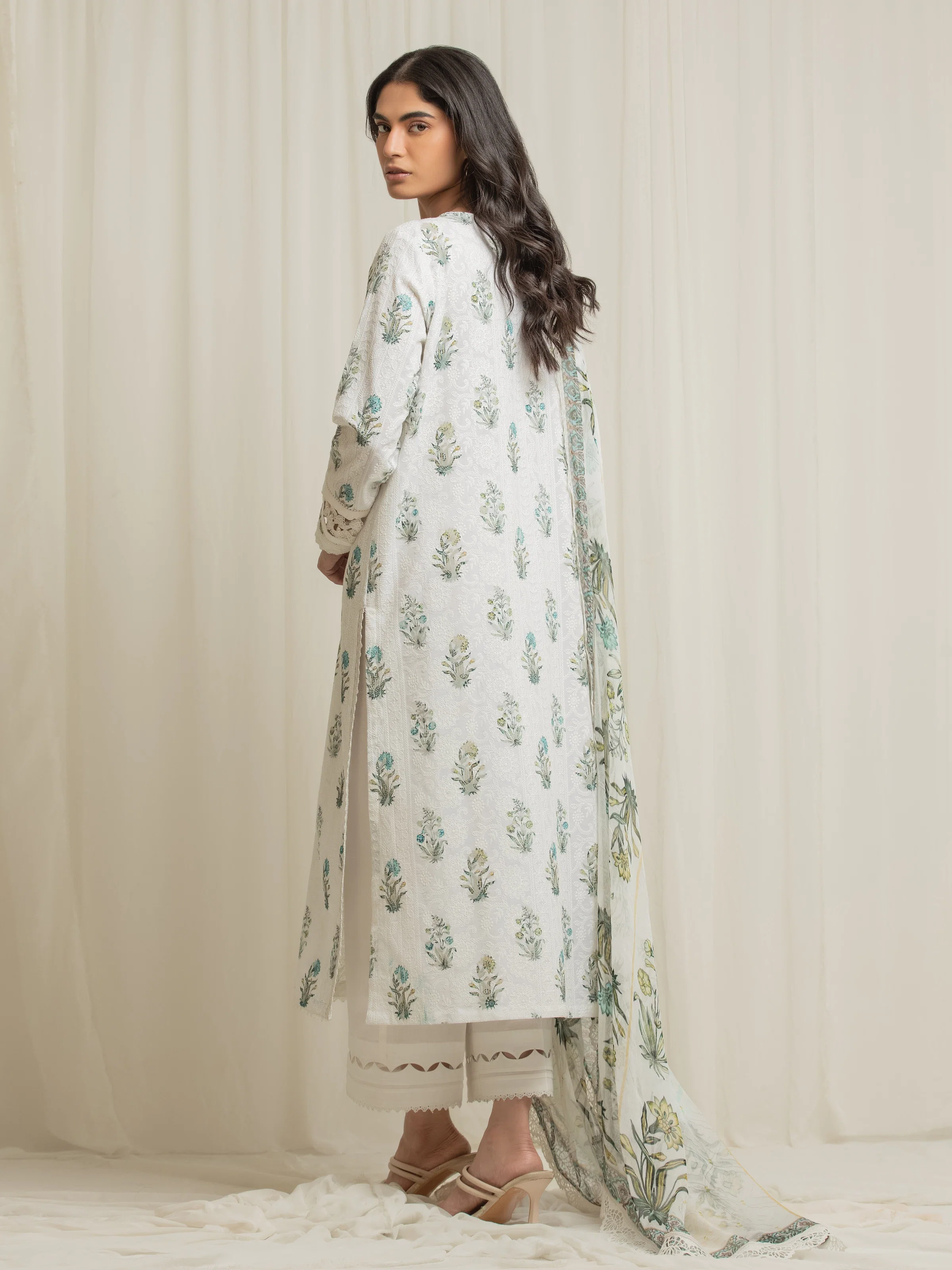 Unstitched Embroidered Cambric Suit - EWU6V2-33507-3P - Image 6