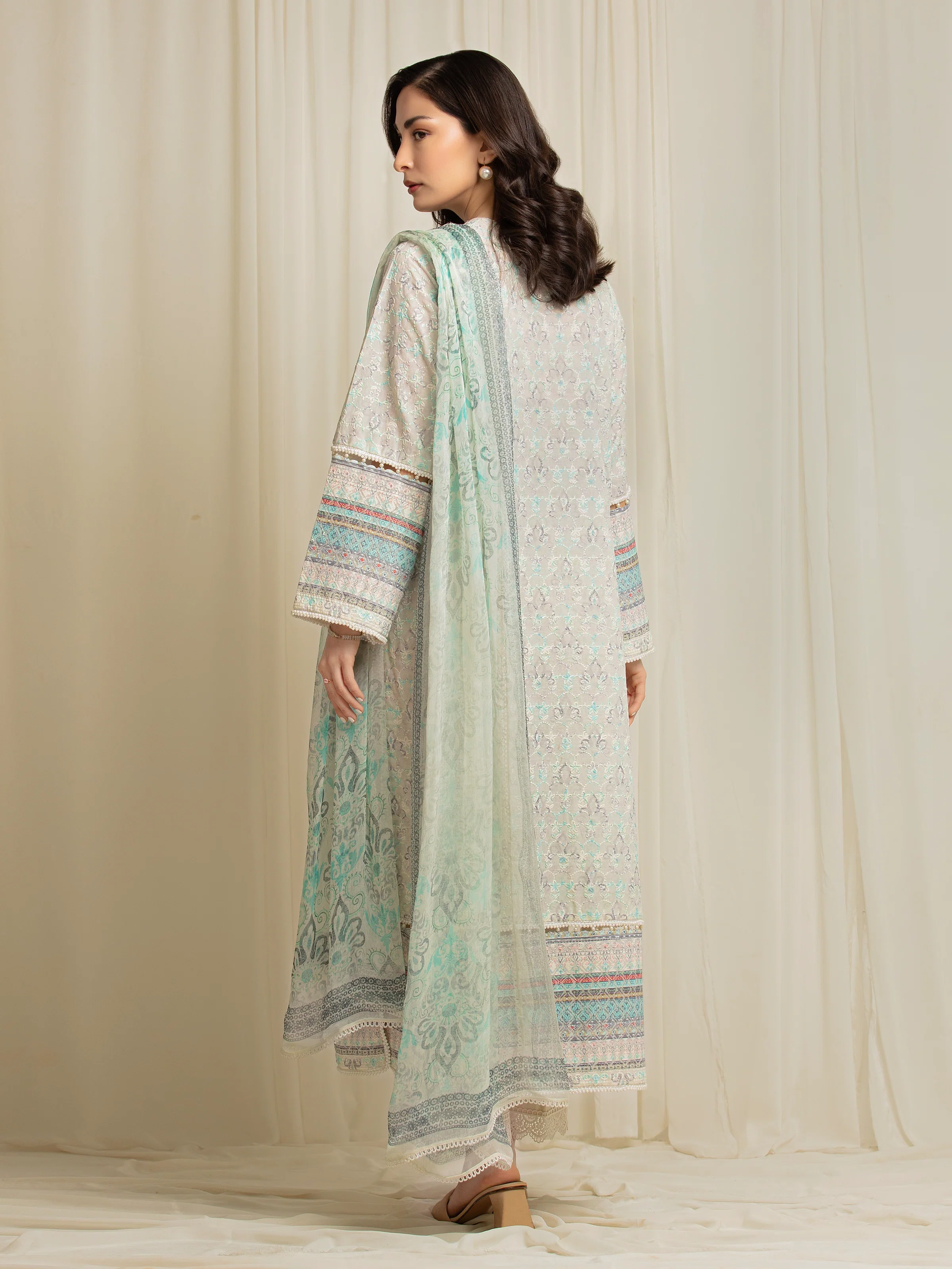 Unstitched Embroidered Cambric Suit - EWU6V2-33514-3P - Image 5