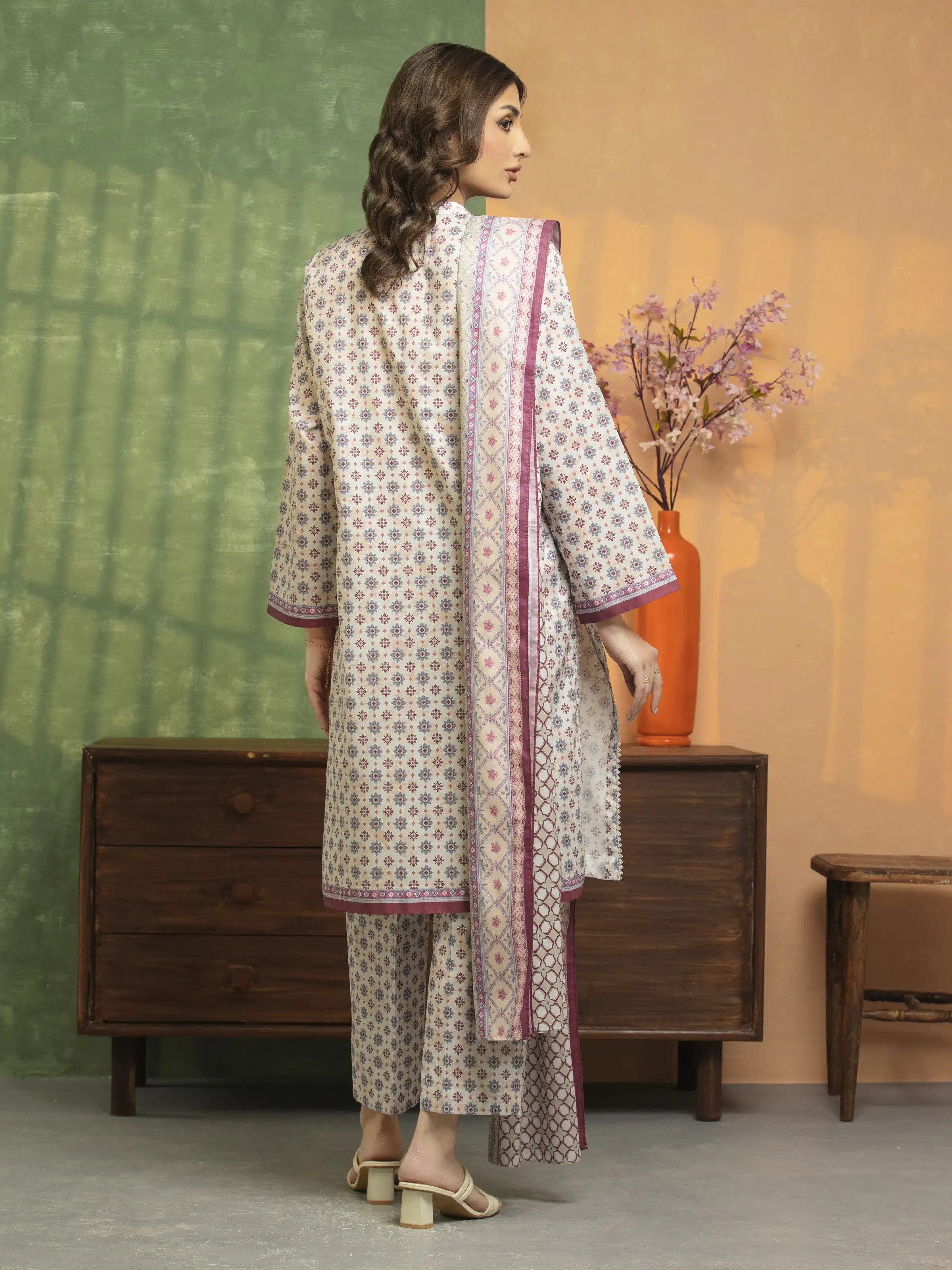 Unstitched Printed Lawn Suit - EWU5A1-35188-3P - Image 2