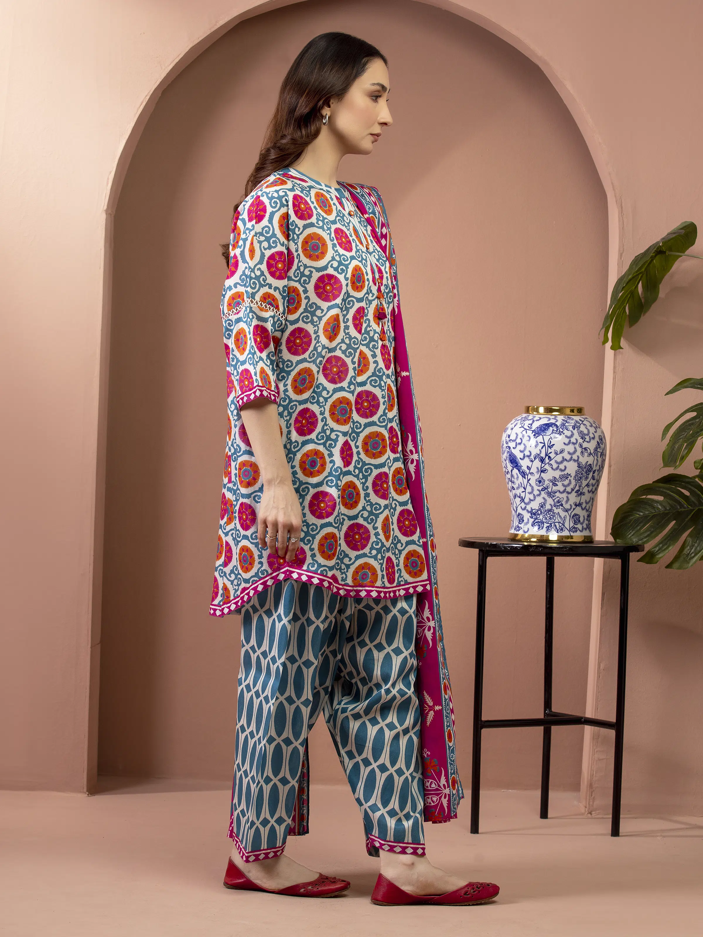 Unstitched Printed Lawn Suit - EWU5A1-35661-3P - Image 4