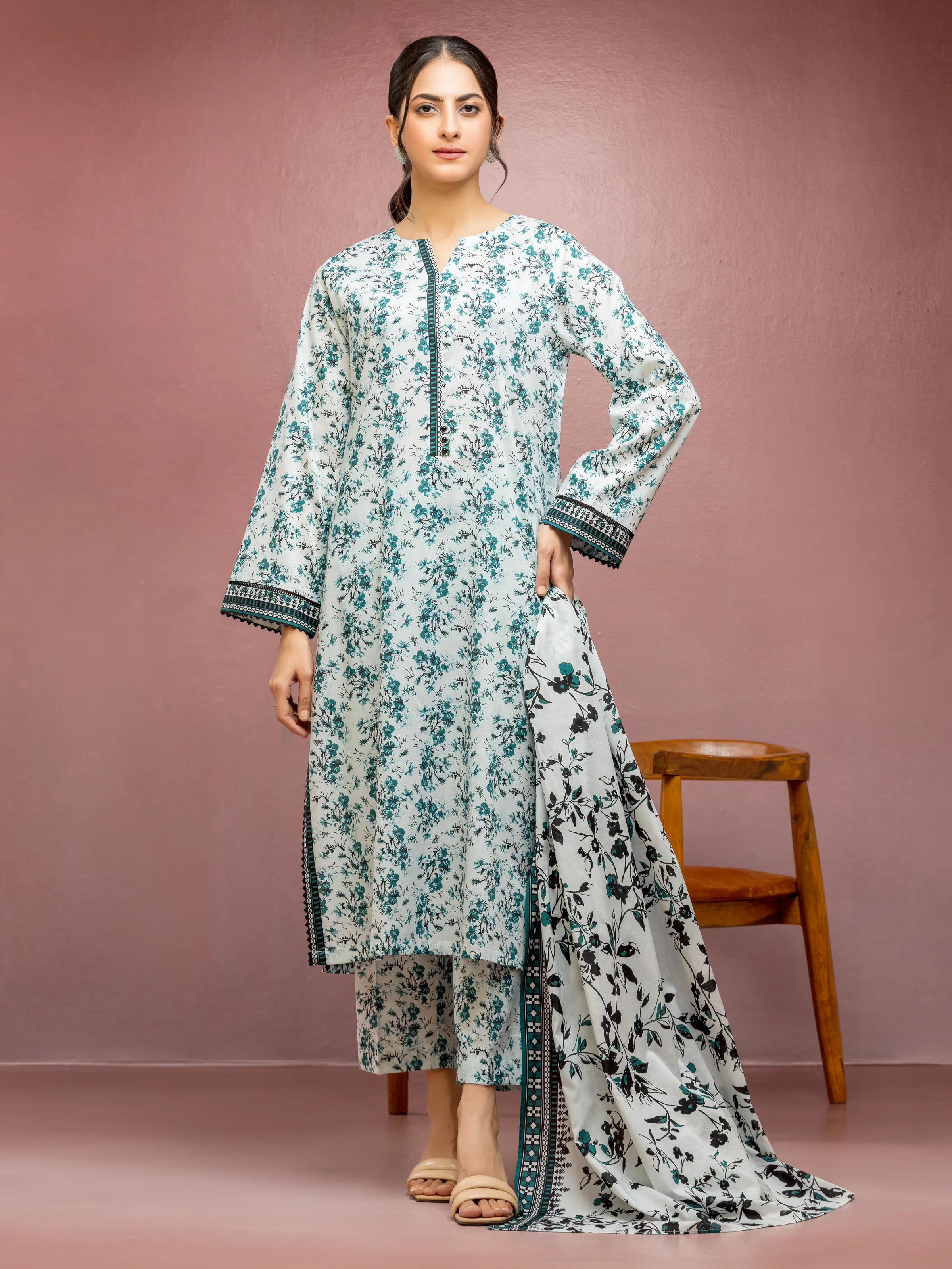 Unstitched Printed Lawn Suit - EWU5A1-35104-3P