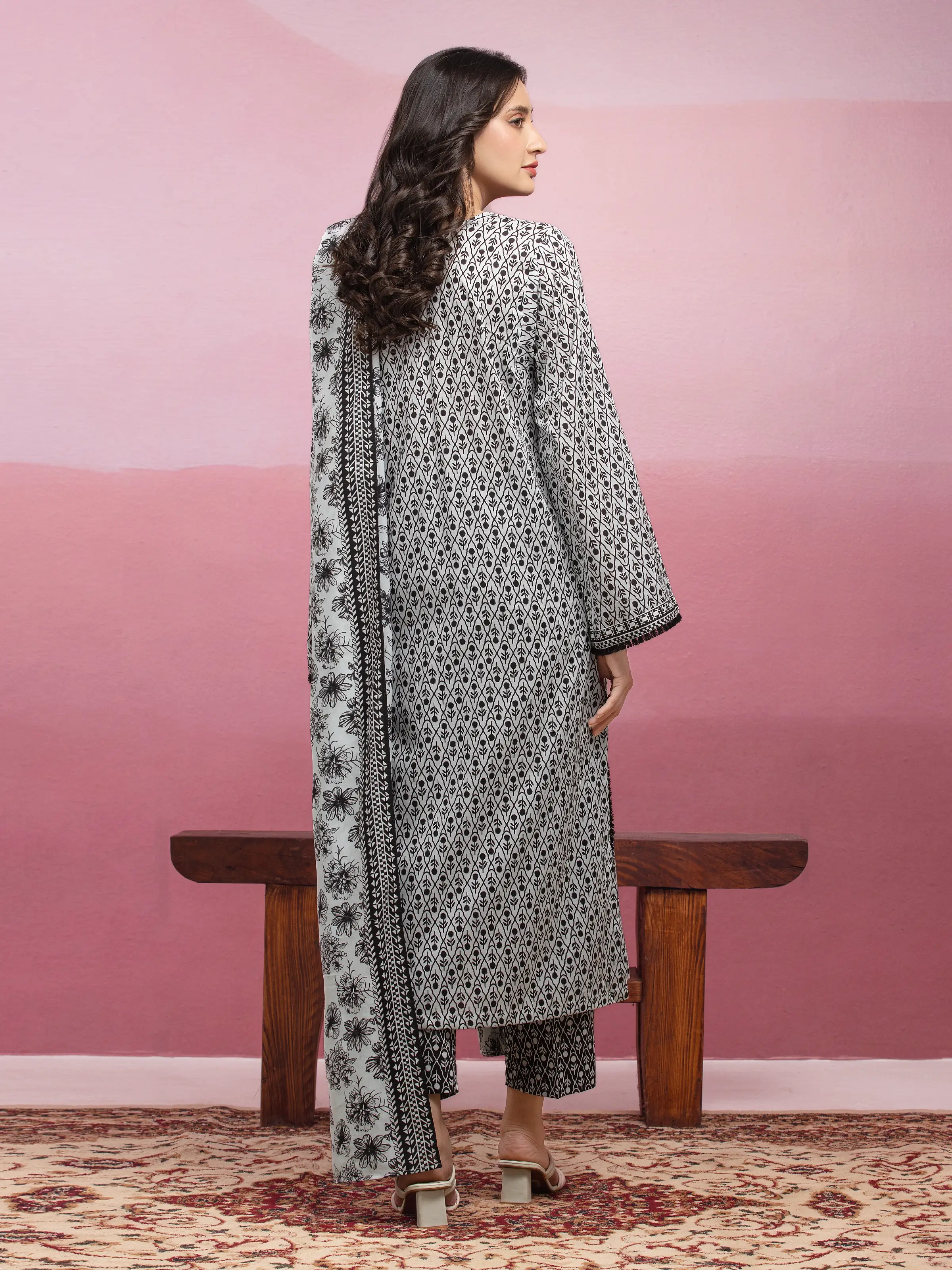 Unstitched Printed Lawn Suit - EWU5A1-35106-3P - Image 2