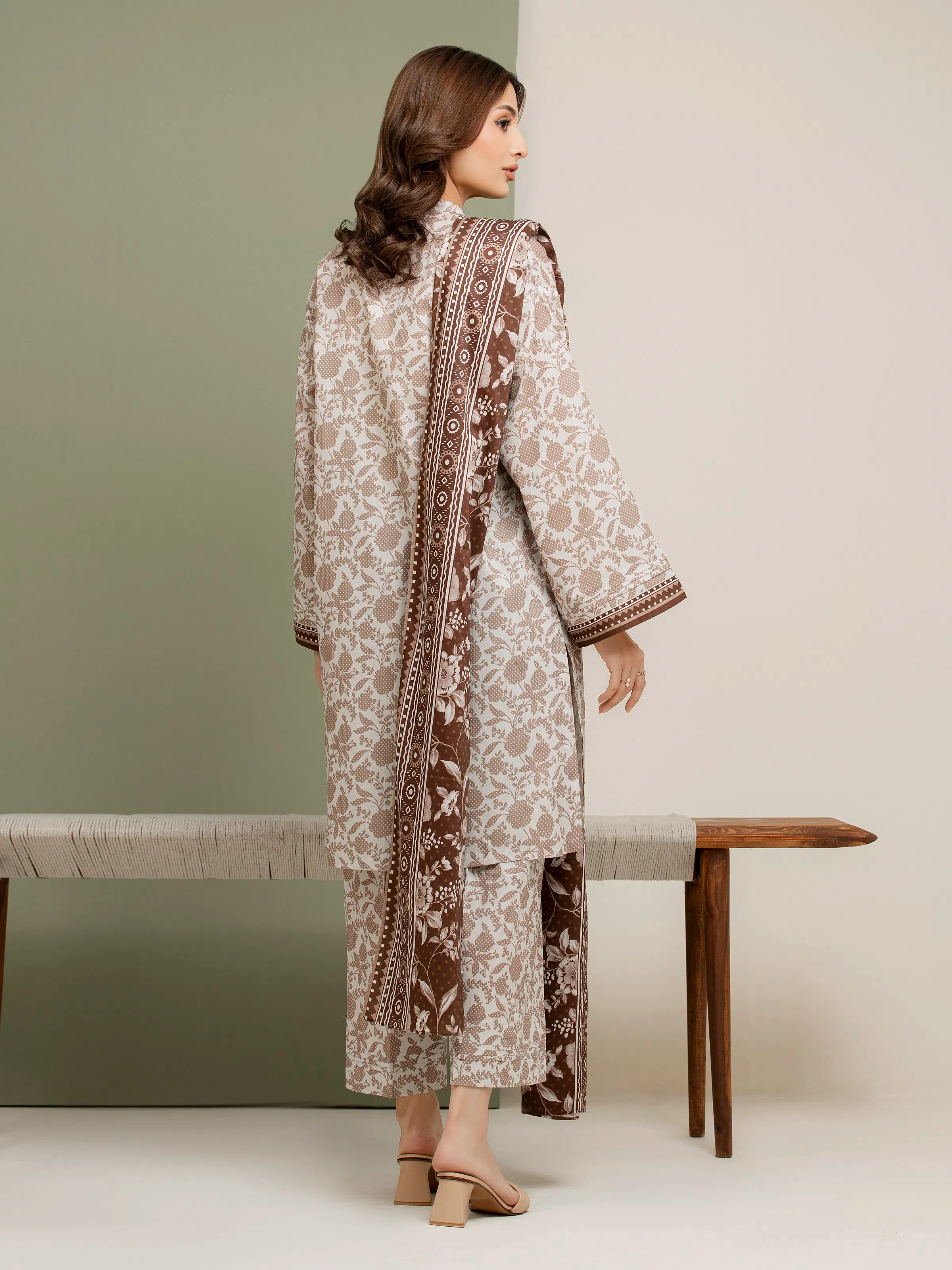 Unstitched Printed Lawn Suit - EWU5A1-35150-3P - Image 2