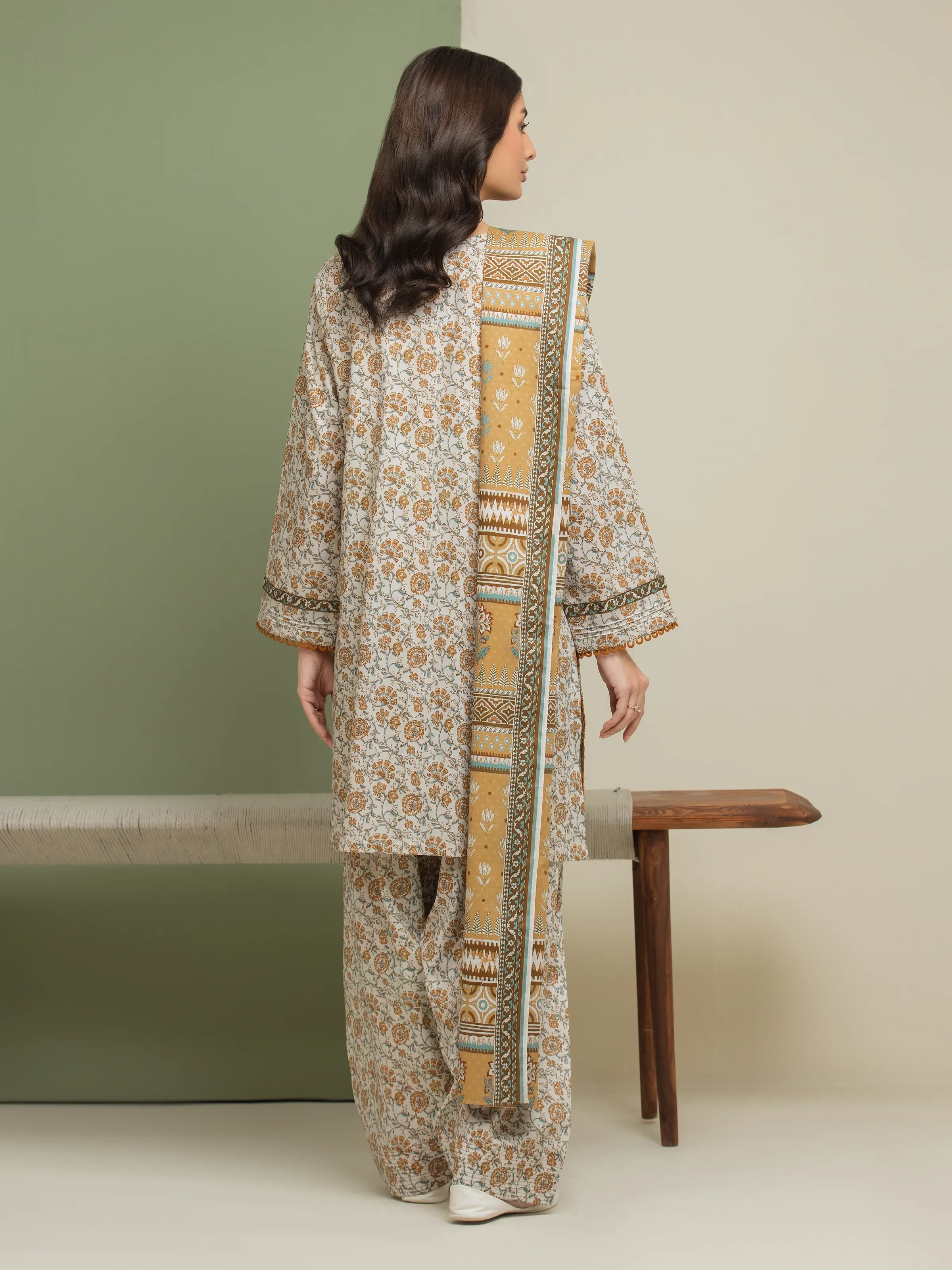 Unstitched Printed Lawn Suit - EWU5A1-35194-3P - Image 2