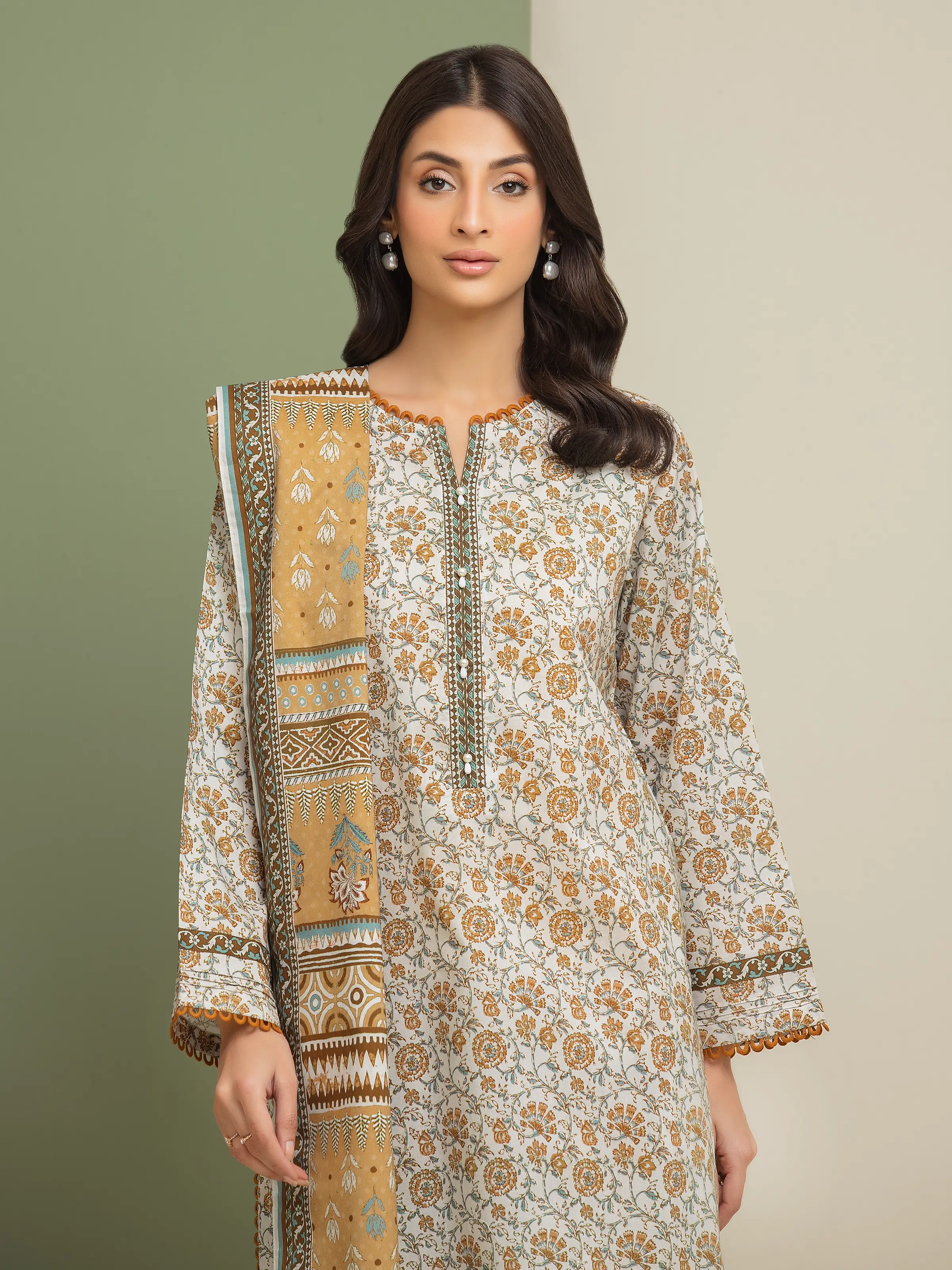 Unstitched Printed Lawn Suit - EWU5A1-35194-3P - Image 3