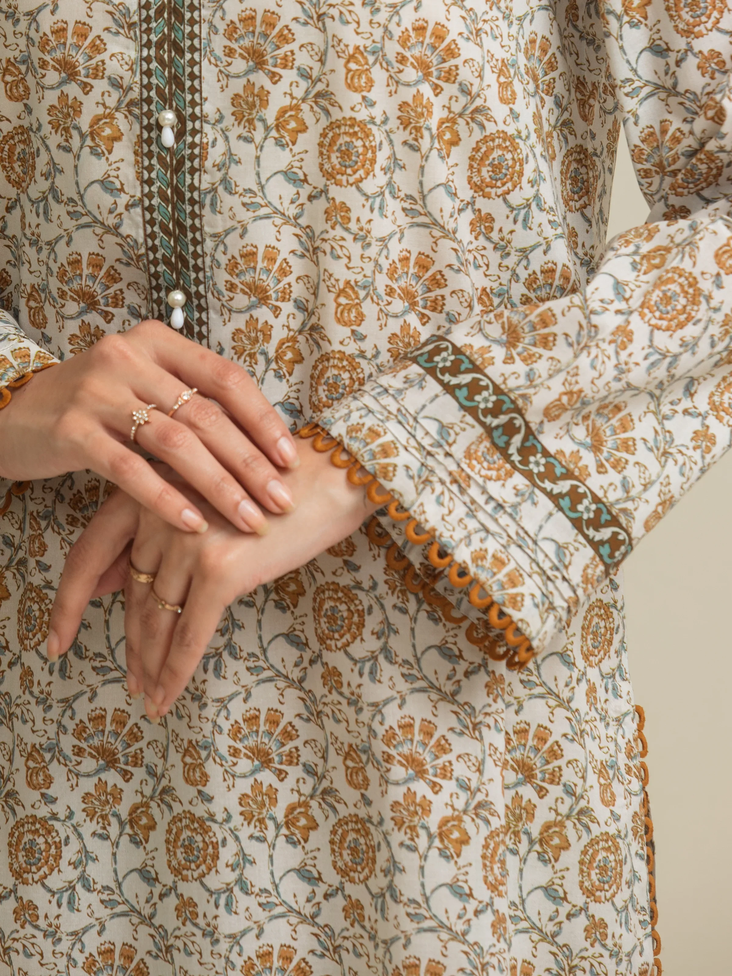 Unstitched Printed Lawn Suit - EWU5A1-35194-3P - Image 5