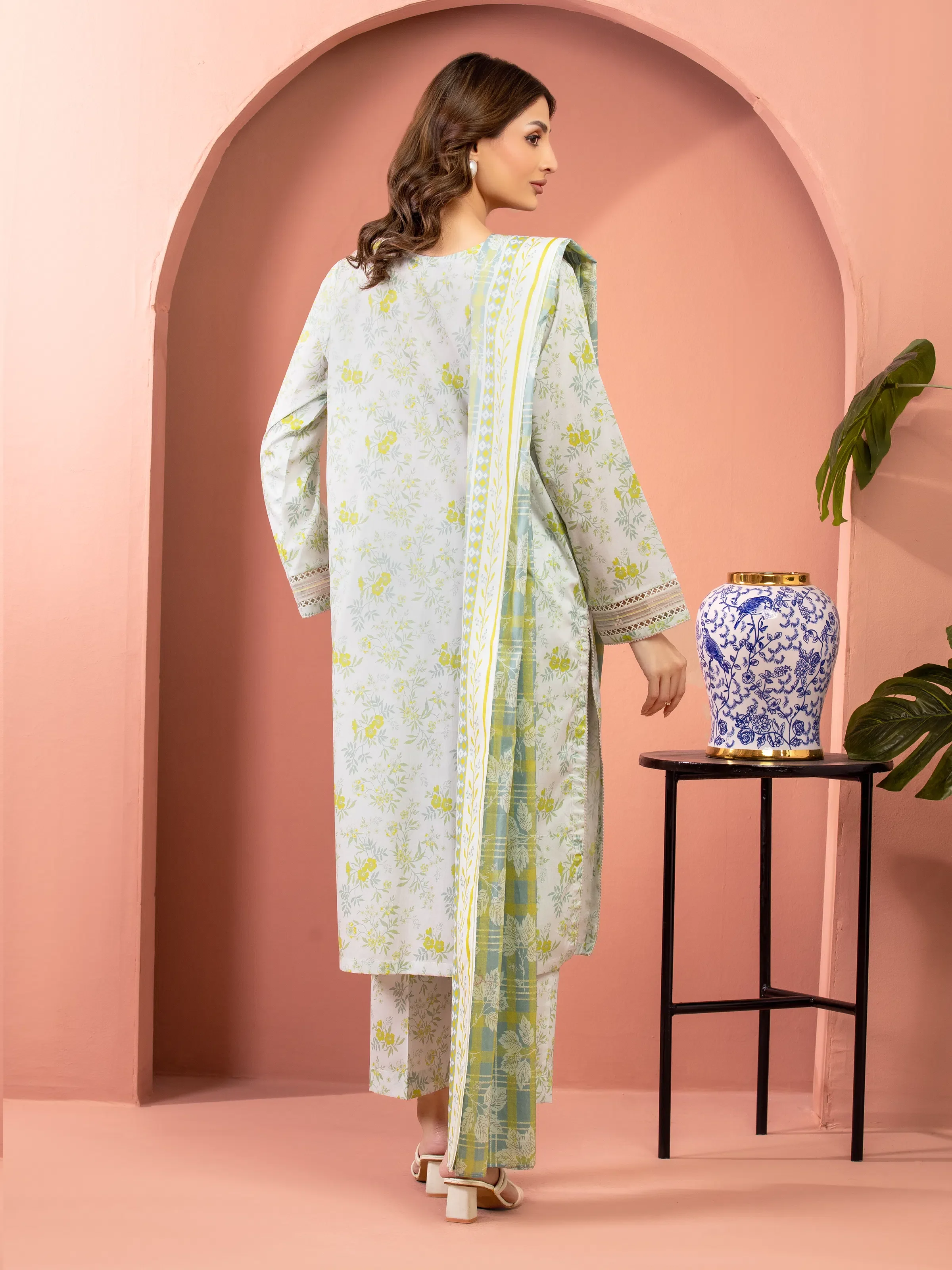 Unstitched Printed Lawn Suit - EWU5A1-35610-3P - Image 6