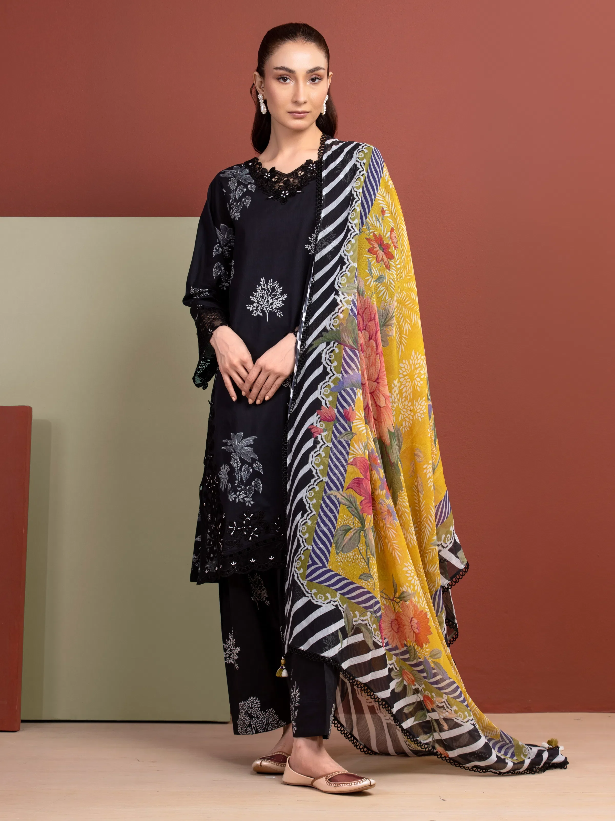 Unstitched Embroidered Lawn Suit - EWU5V1-31496-3P - Image 2