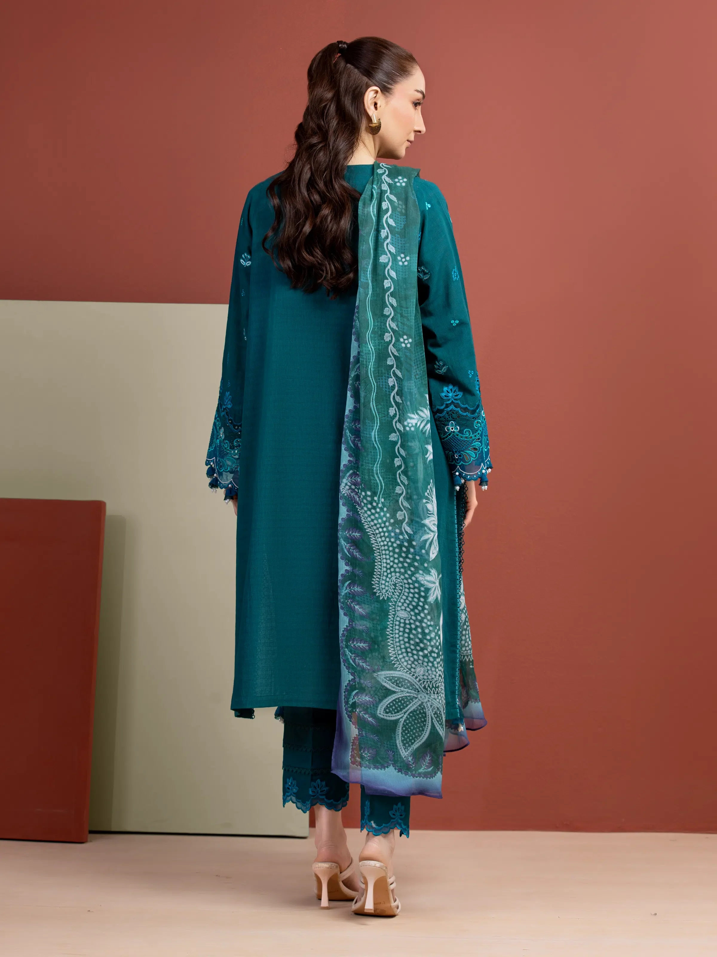 Unstitched Embroidered Lawn Suit - EWU5V1-31702-3P - Image 4