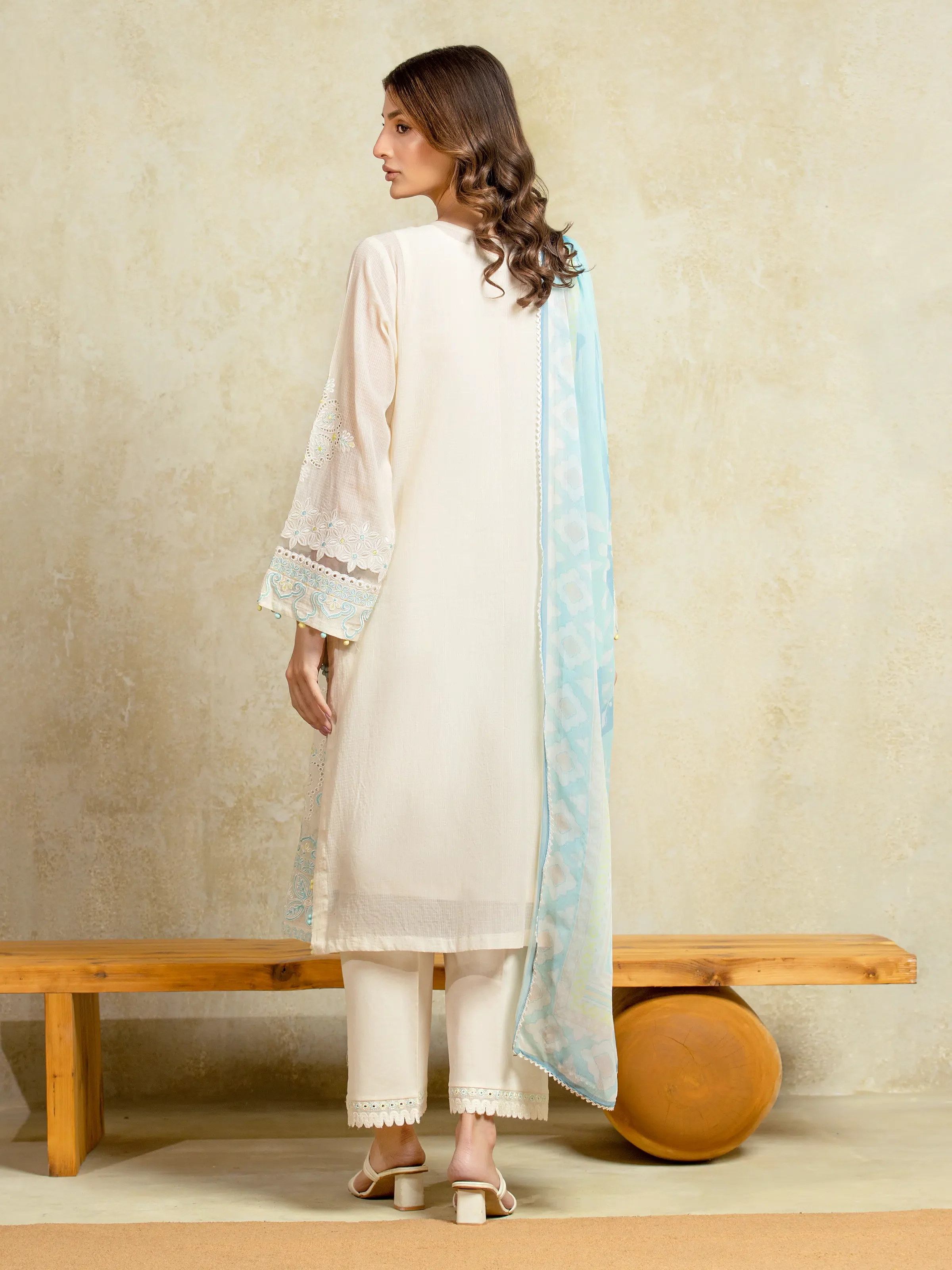 Unstitched Embroidered Lawn Suit - EWU5V1-31700-3P - Image 6