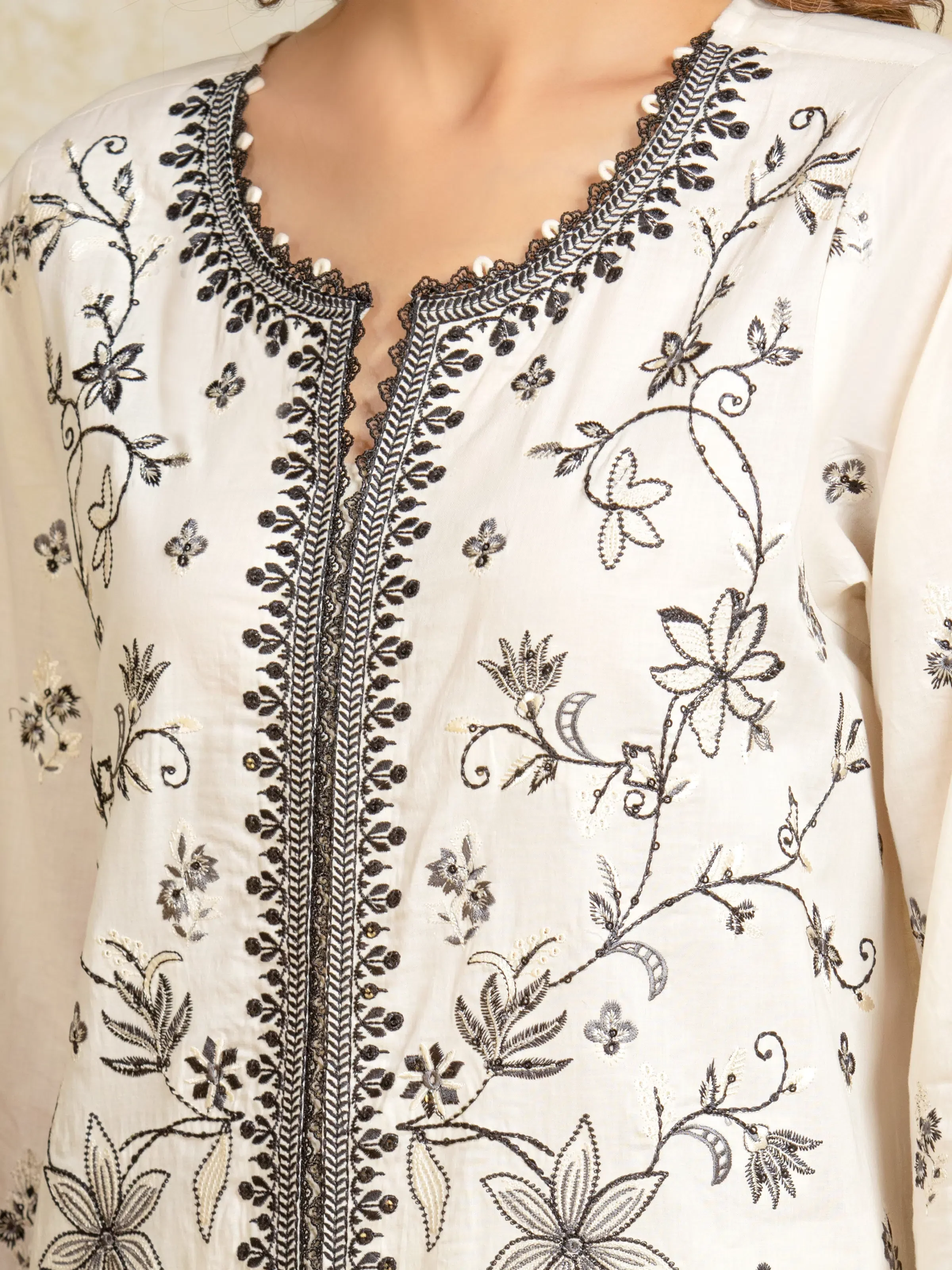 Unstitched Embroidered Cambric Suit - EWU5V2-31815-3P - Image 3