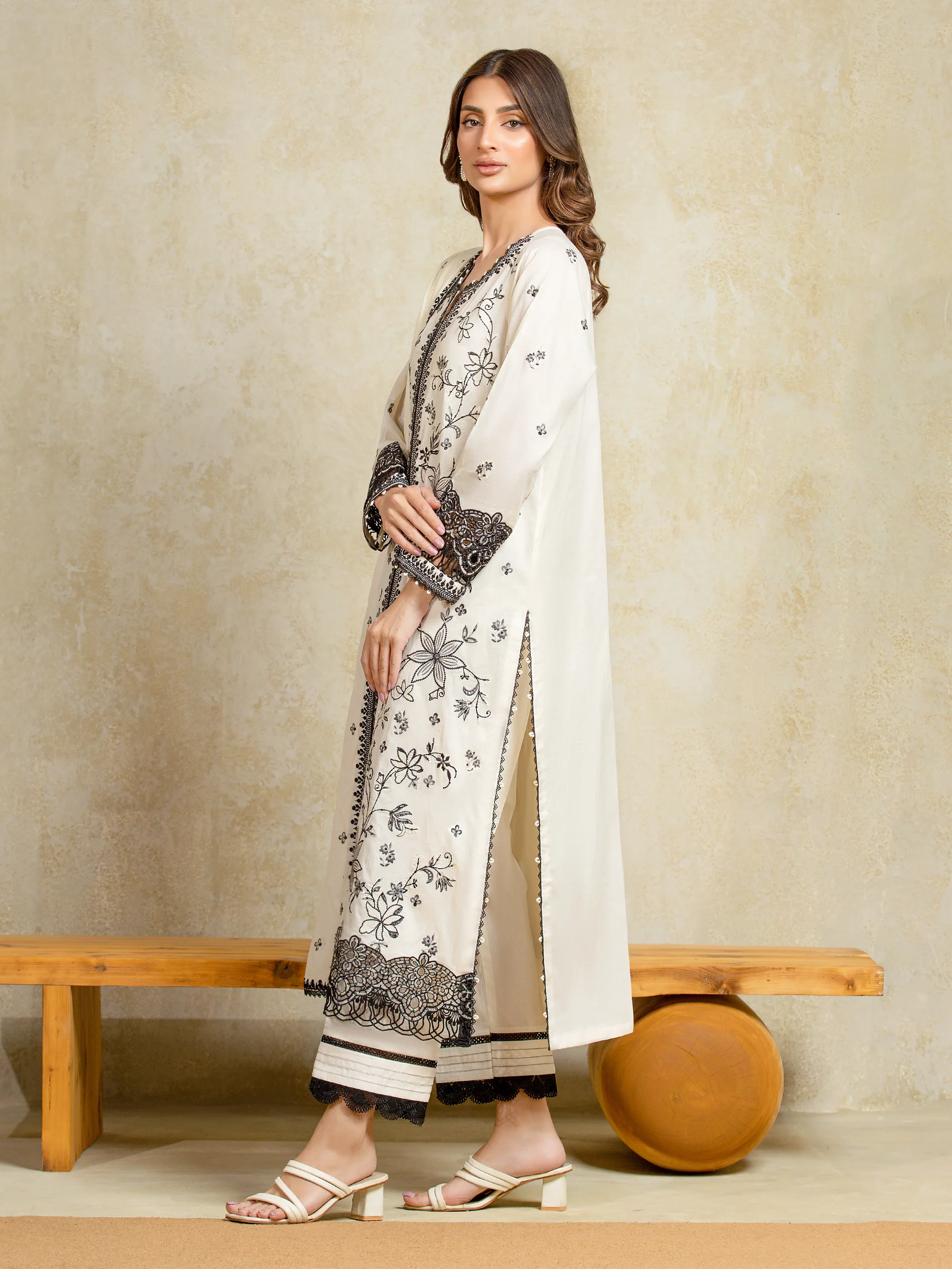 Unstitched Embroidered Cambric Suit - EWU5V2-31815-3P - Image 5