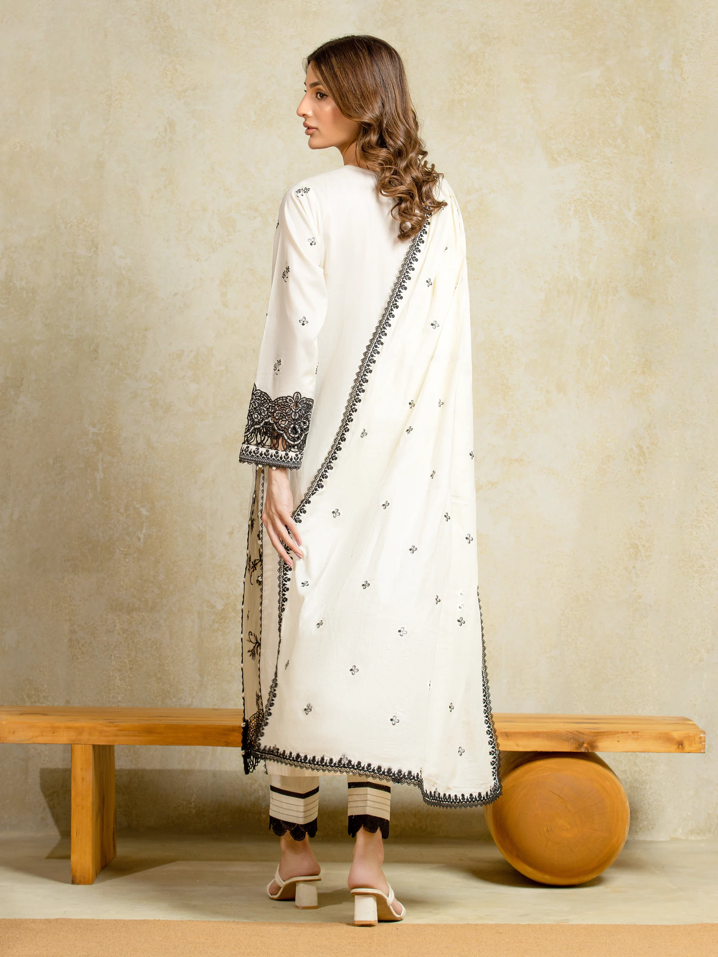 Unstitched Embroidered Cambric Suit - EWU5V2-31815-3P - Image 6