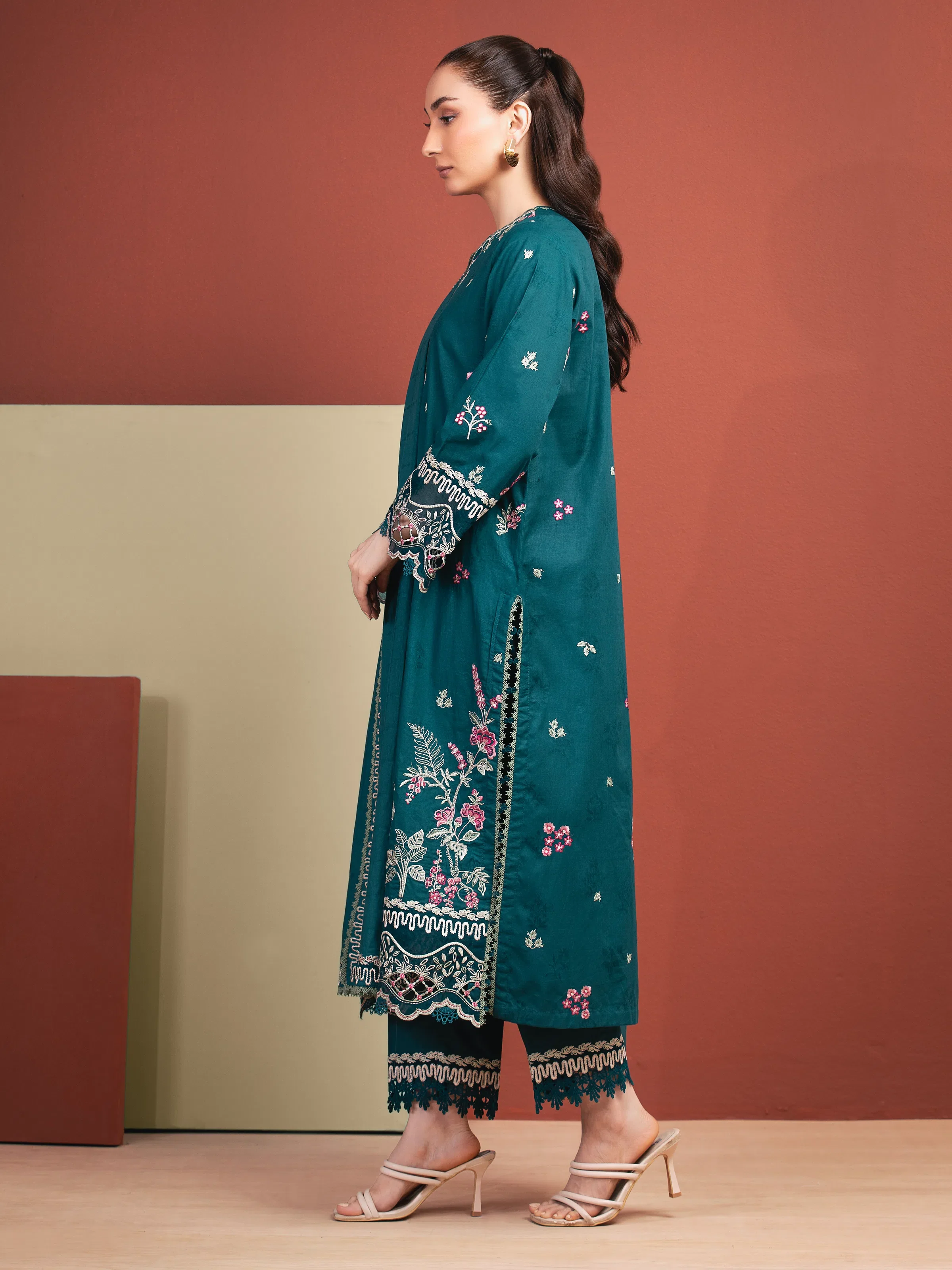Unstitched Embroidered Jacquard Suit - EWU5V3-31155-3P - Image 4