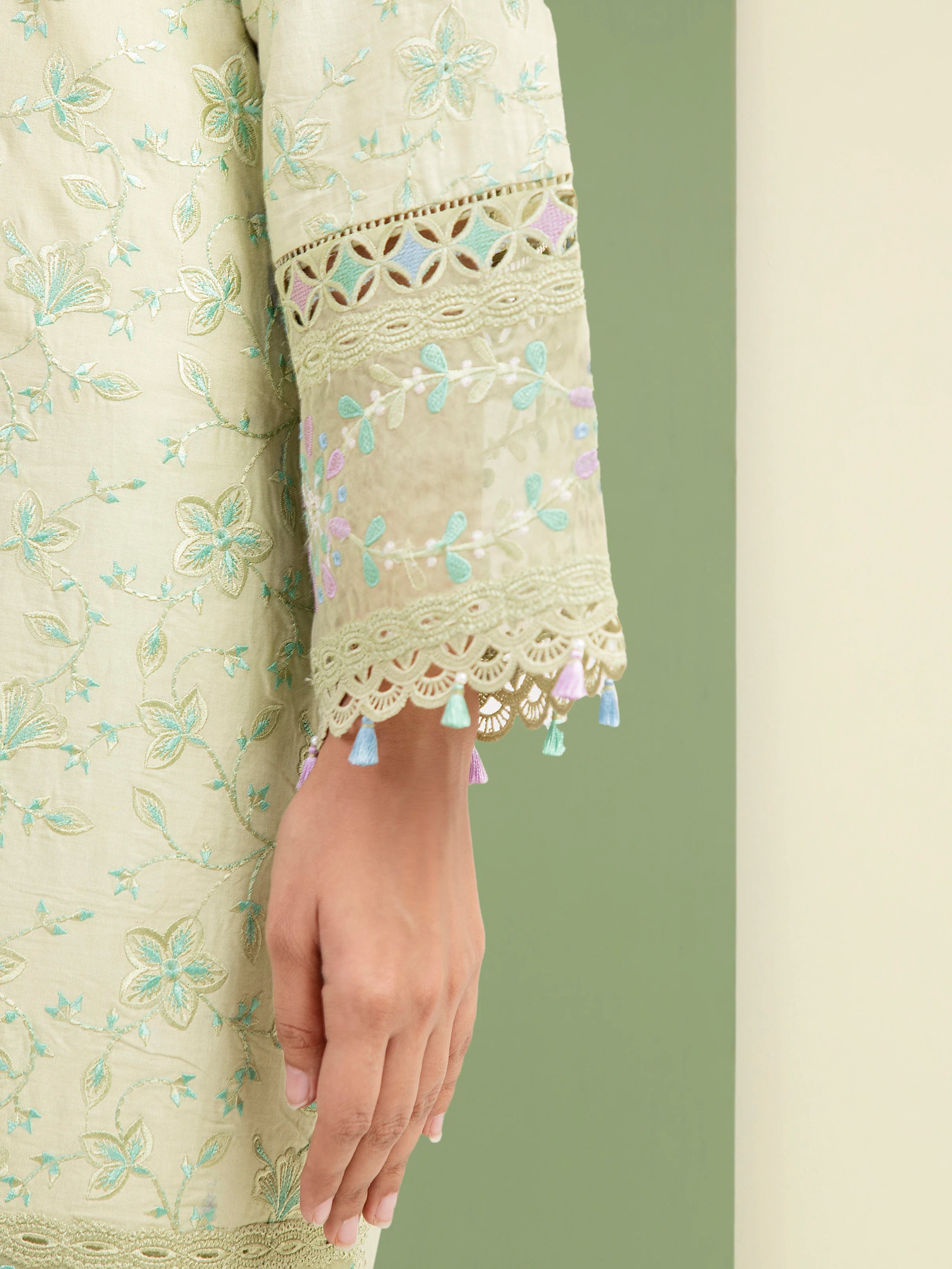 Unstitched Embroidered Cambric Suit - EWU5V2-31800-3P - Image 3