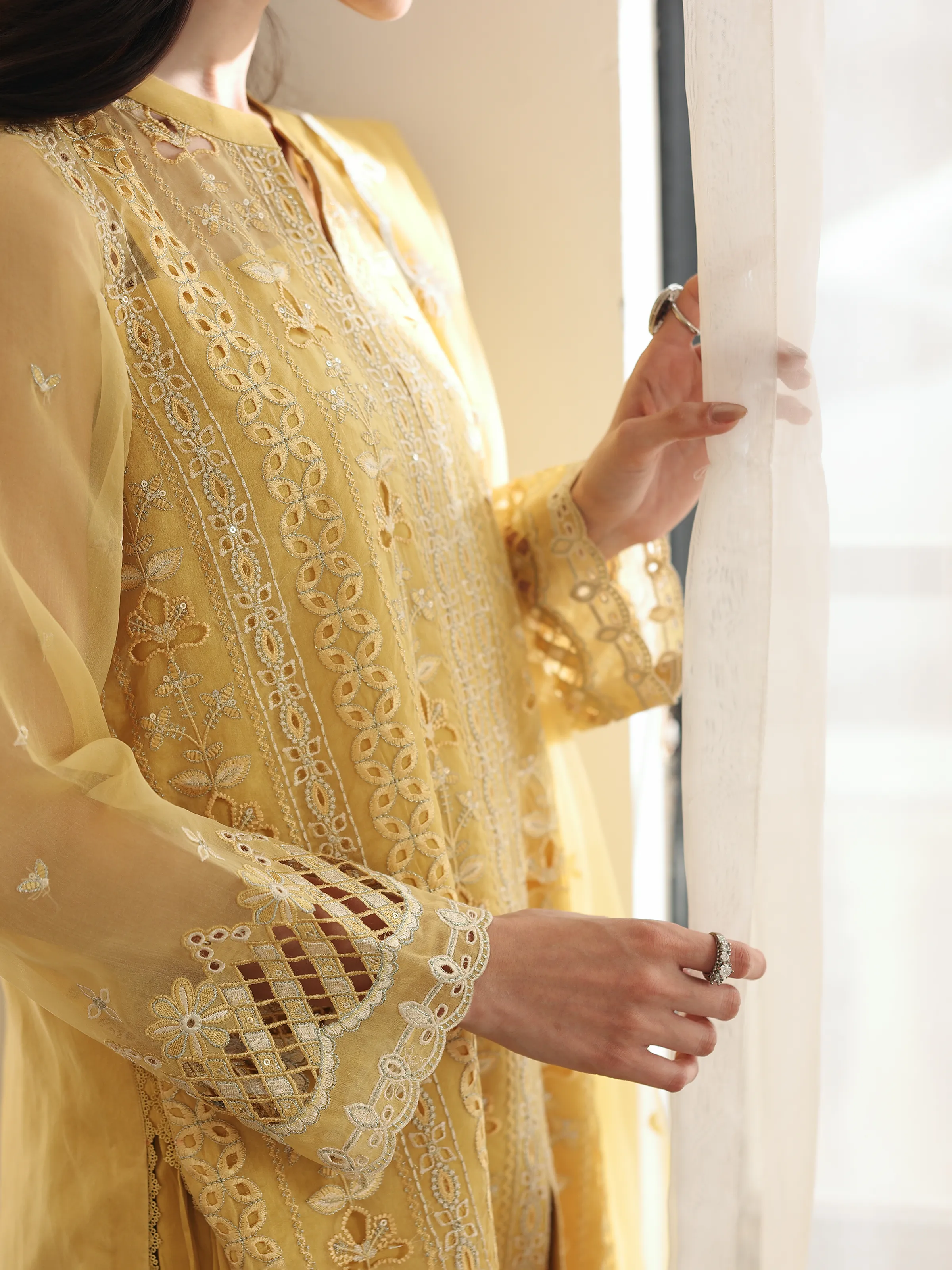 Unstitched Embroidered Organza Suit - EWU5V4-31260-3P - Image 4