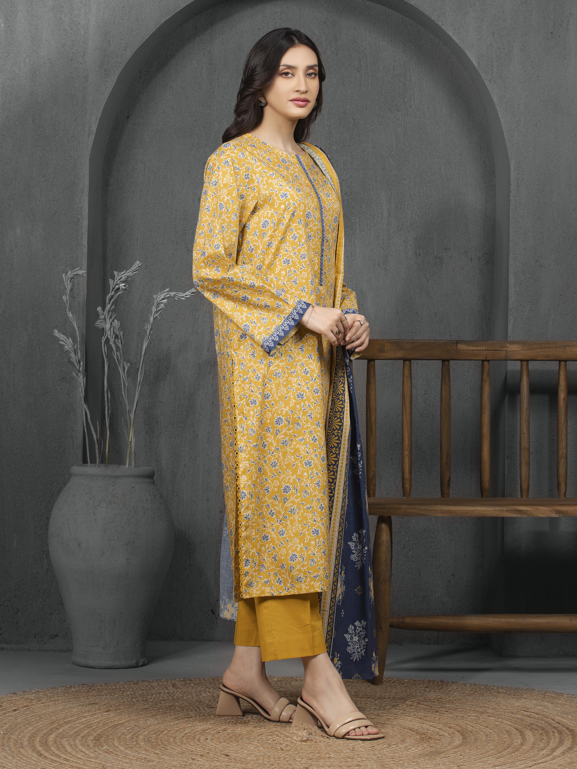 Unstitched Printed Cambric Suit - EWU5A2-35816-3P - Image 4
