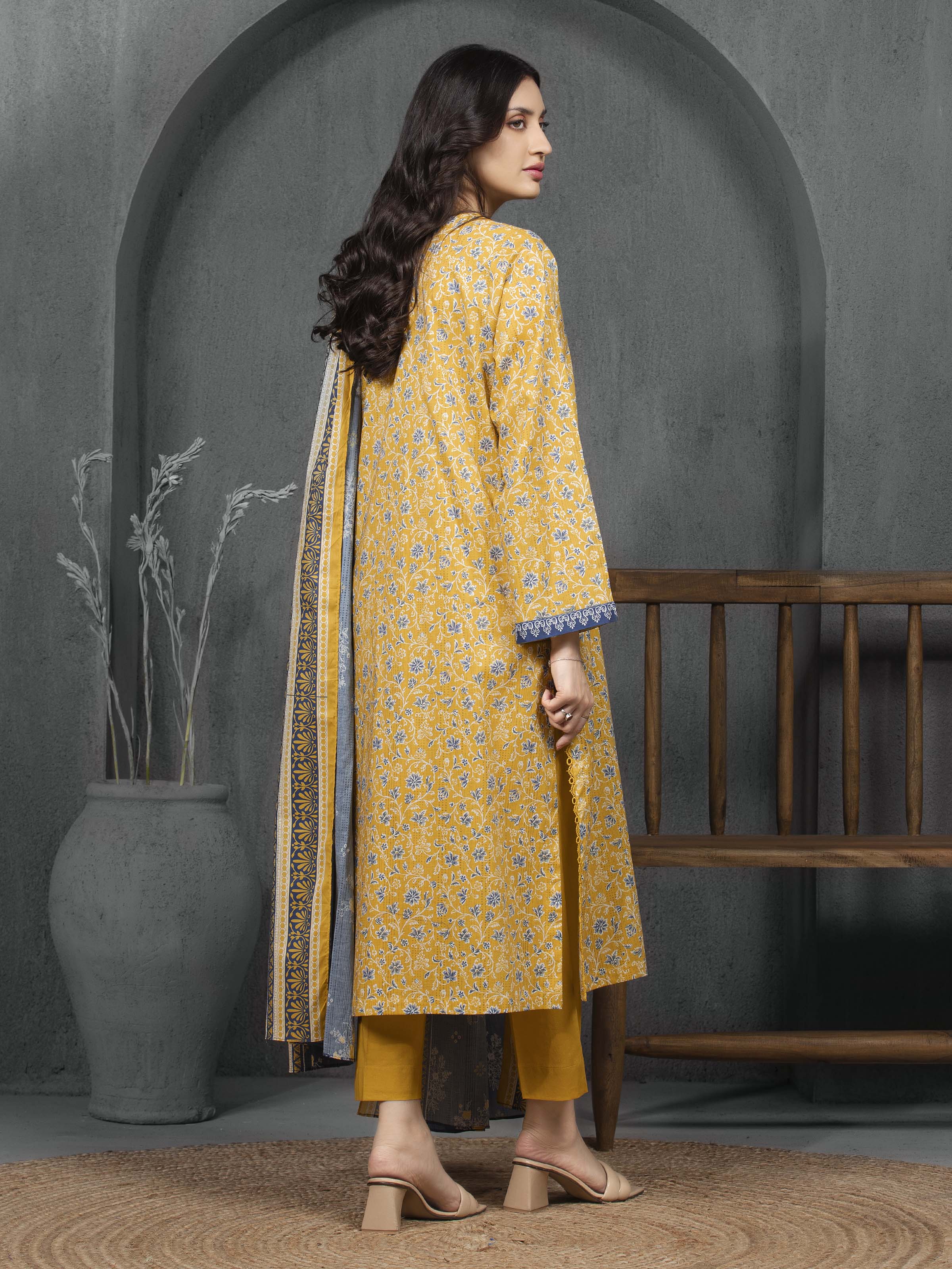 Unstitched Printed Cambric Suit - EWU5A2-35816-3P - Image 5