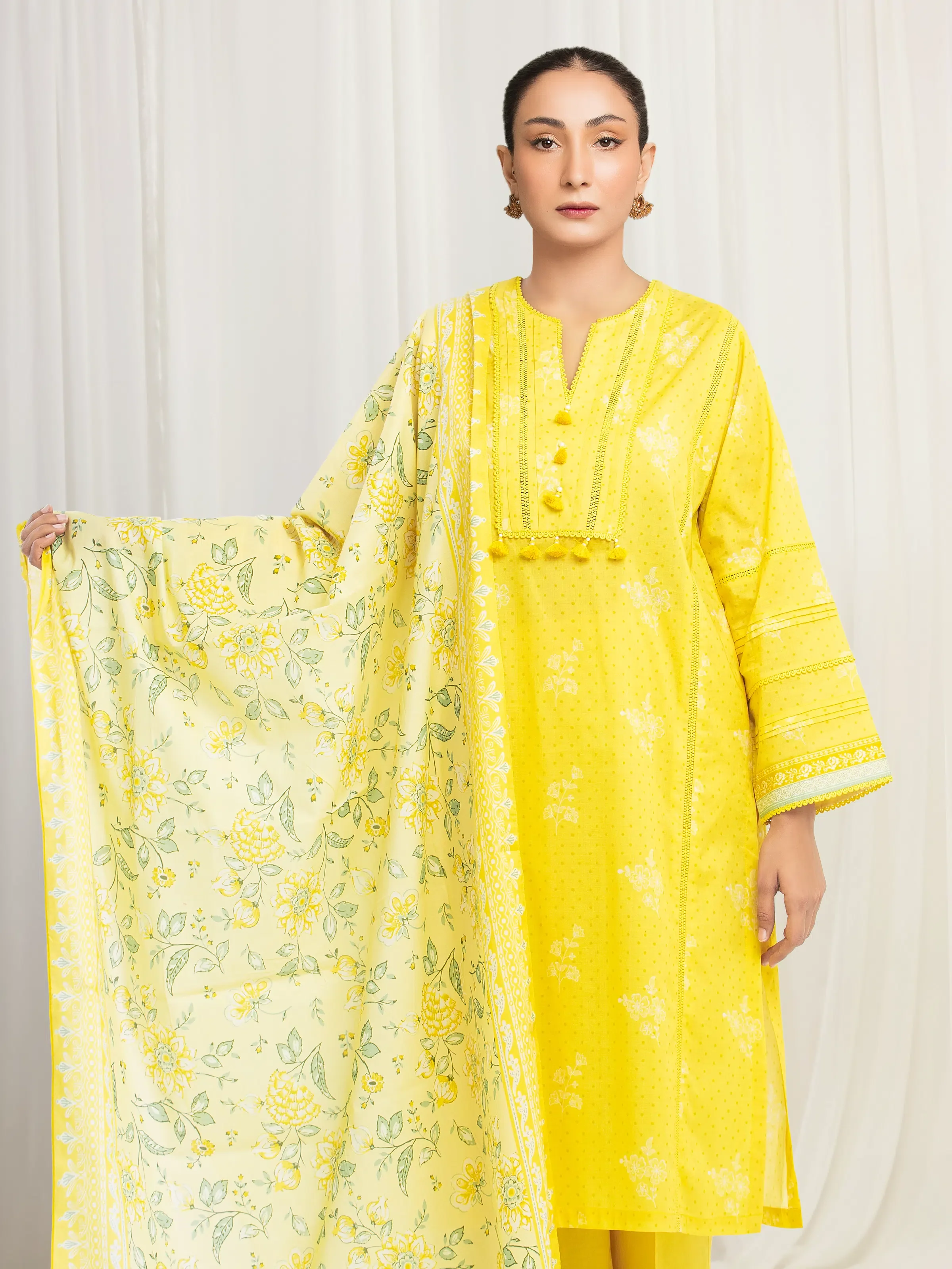 Unstitched Printed Lawn Suit - EWU6A1-36550-3P - Image 2