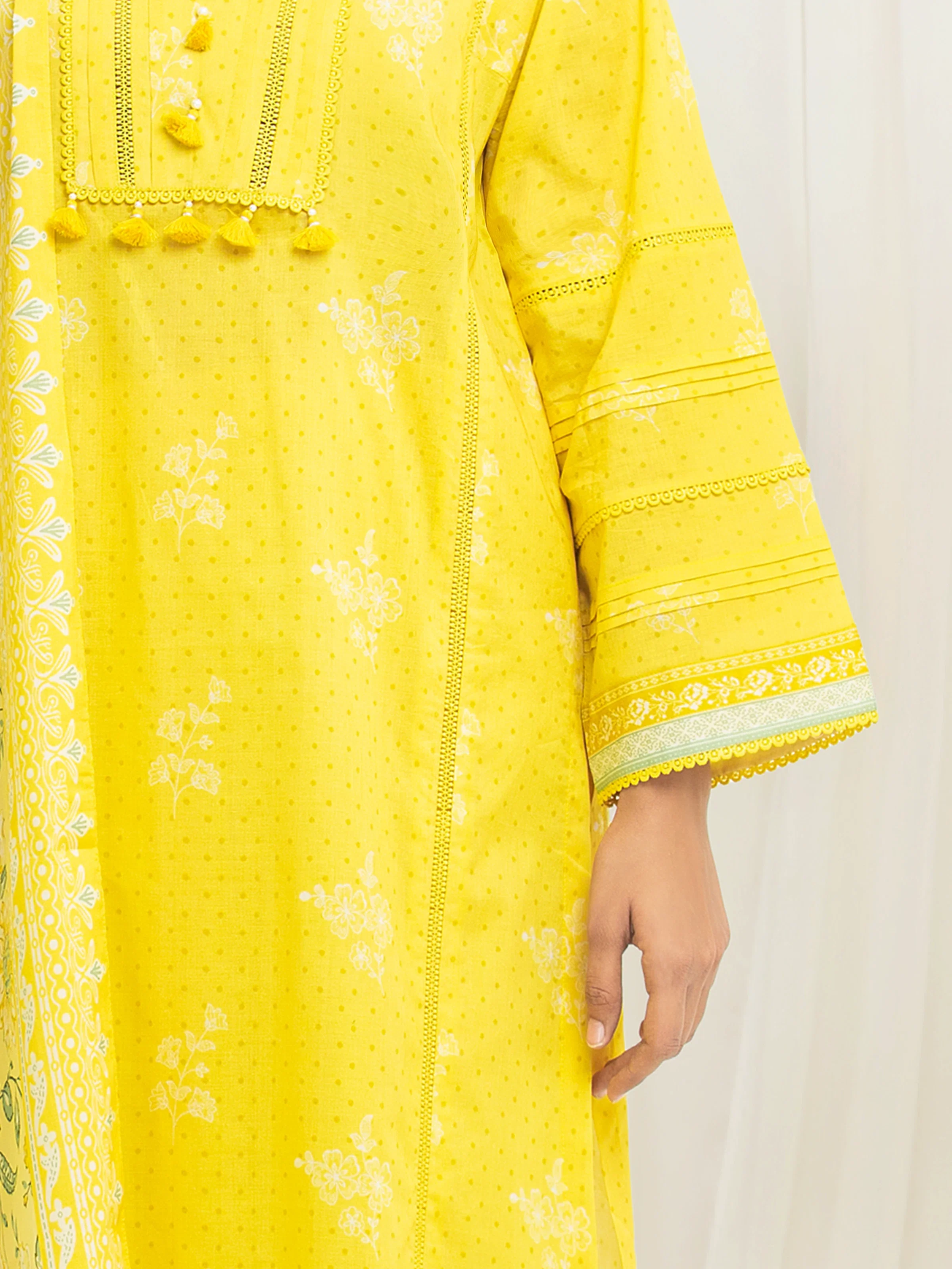 Unstitched Printed Lawn Suit - EWU6A1-36550-3P - Image 4