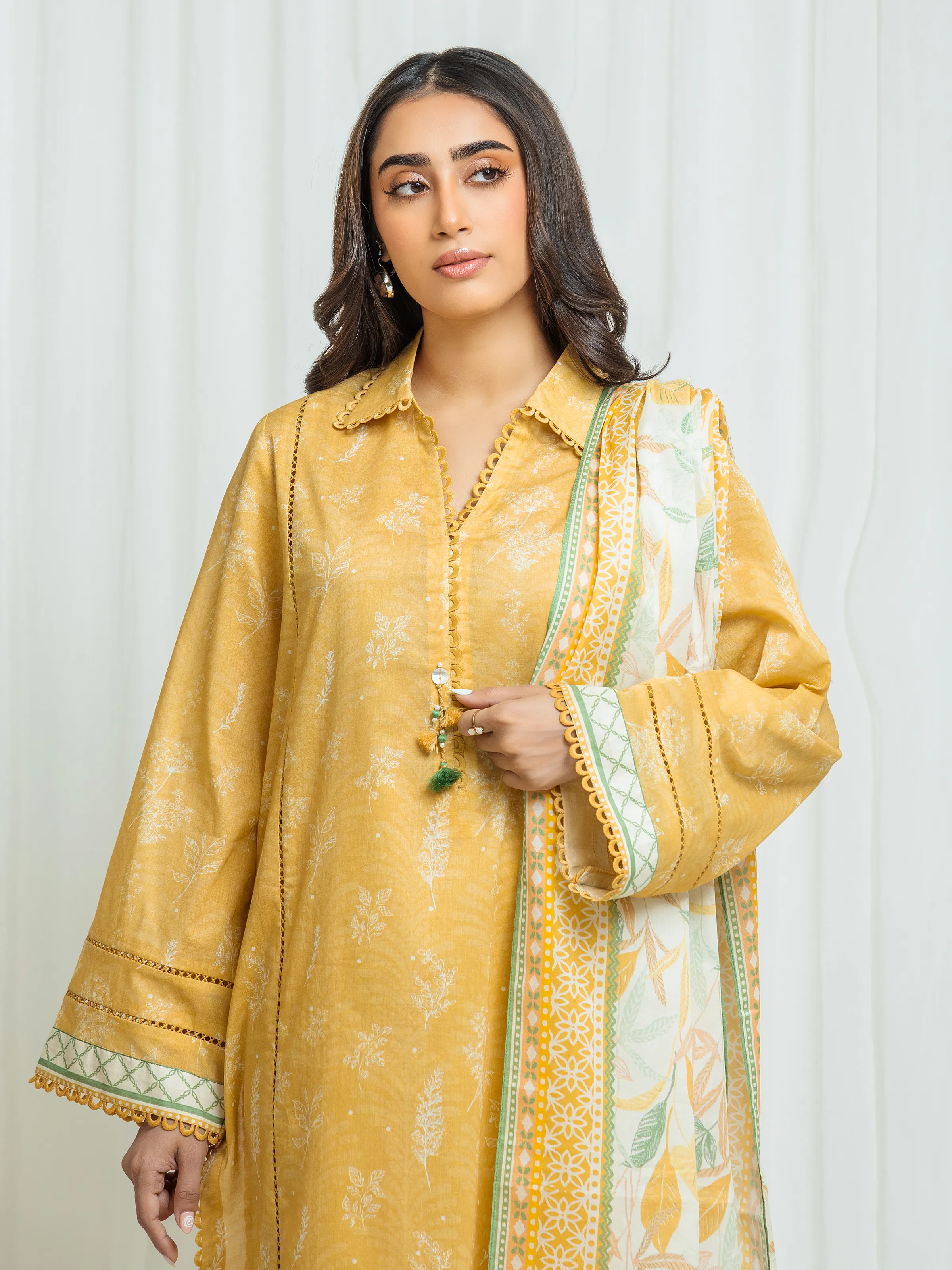 Unstitched Printed Lawn Suit - EWU6A1-36554-3P - Image 2