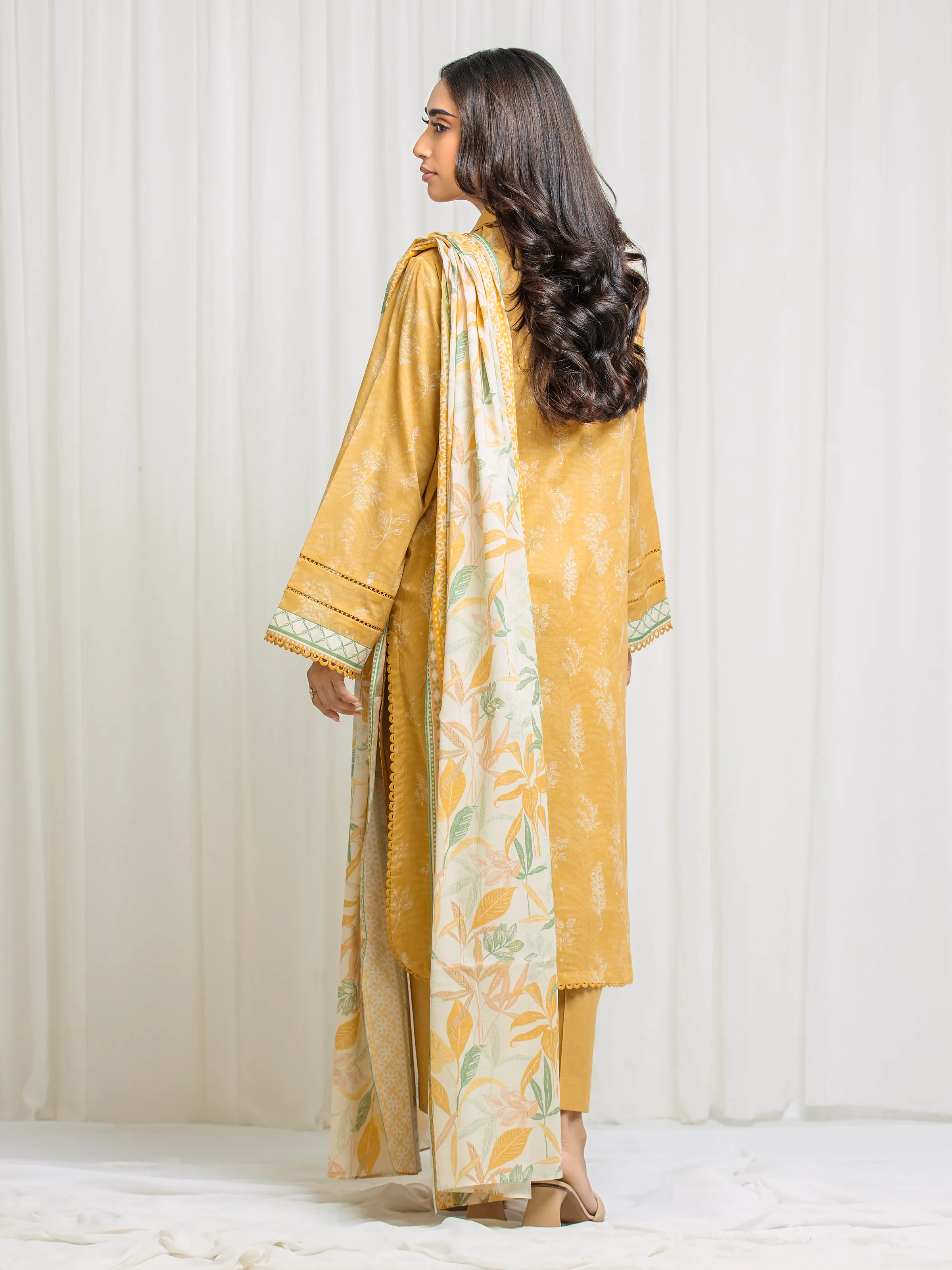 Unstitched Printed Lawn Suit - EWU6A1-36554-3P - Image 6