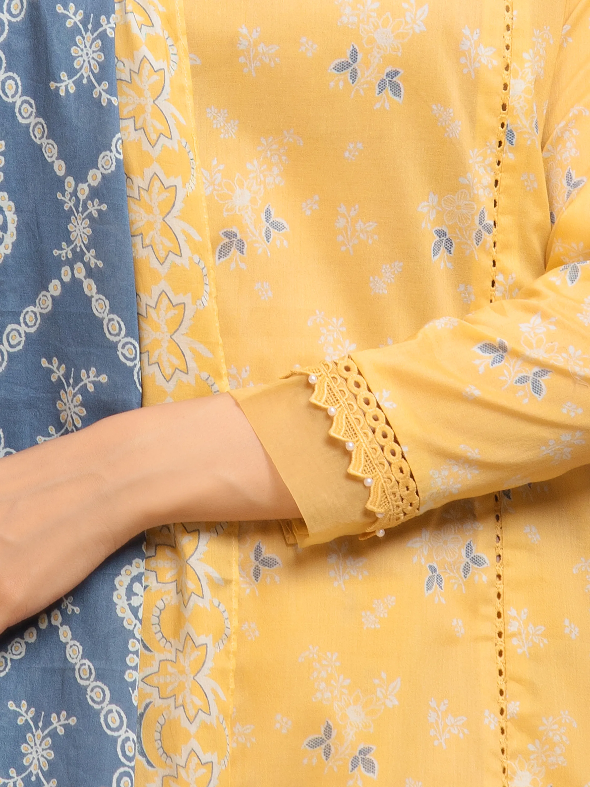 Unstitched Printed Lawn Suit - EWU6A1-36748-3P - Image 3