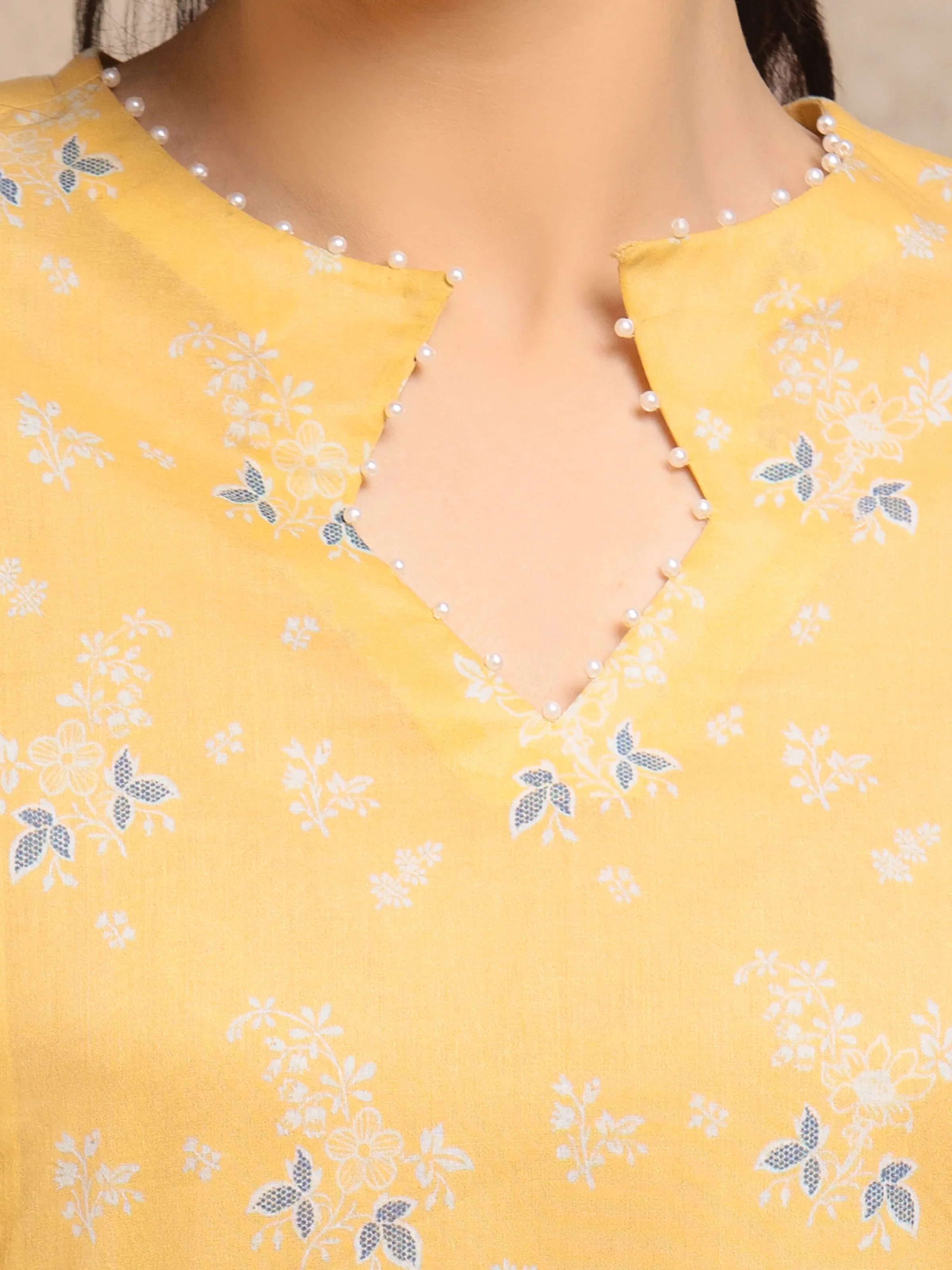 Unstitched Printed Lawn Suit - EWU6A1-36748-3P - Image 4