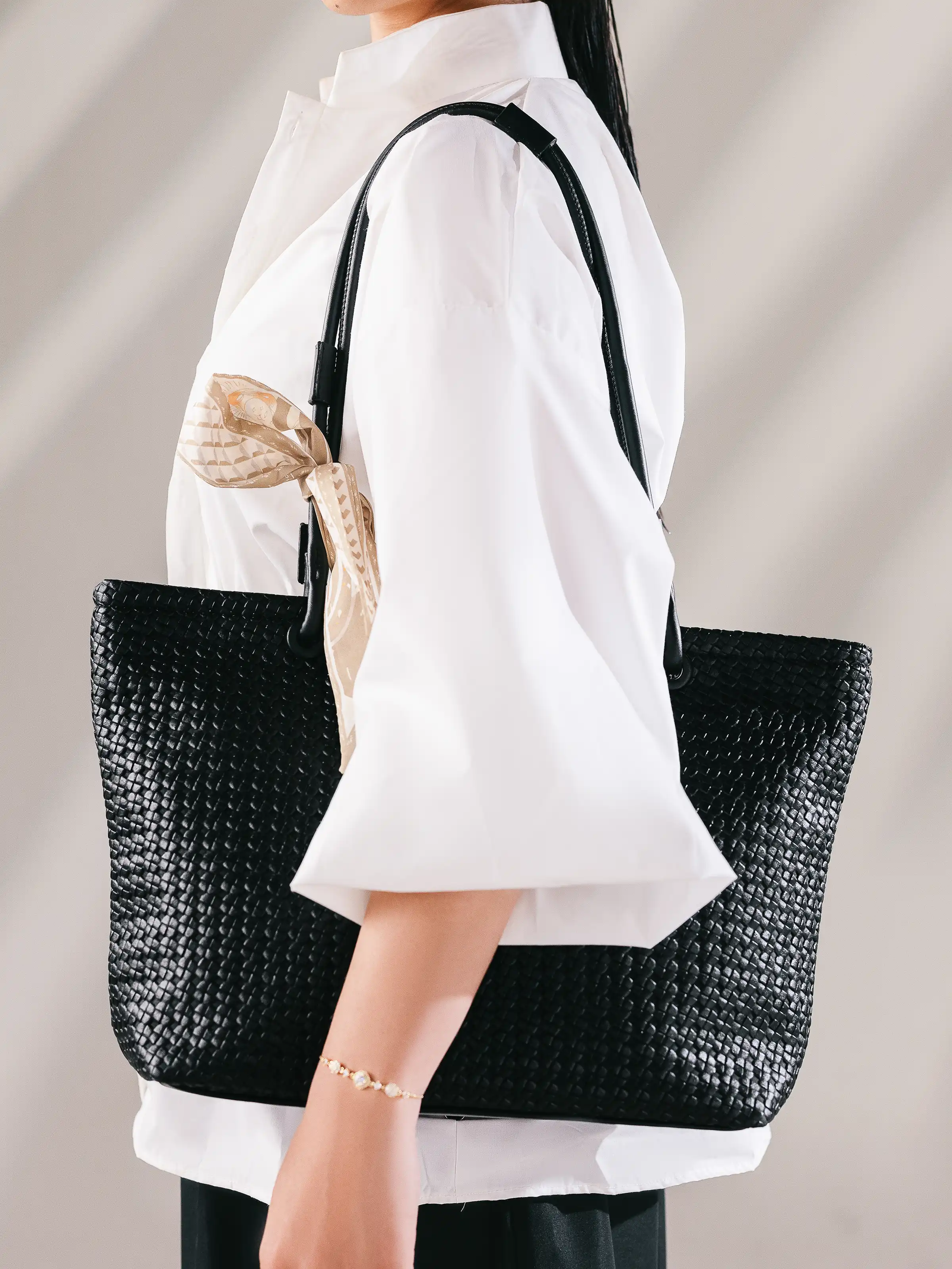Black Tote Bag - EAWHB5-032 - Image 2