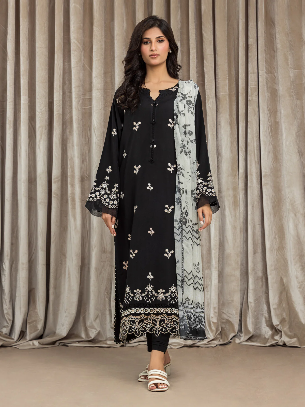 Unstitched Embroidered Cambric Suit - EWU24V2-30062-3P - Image 2