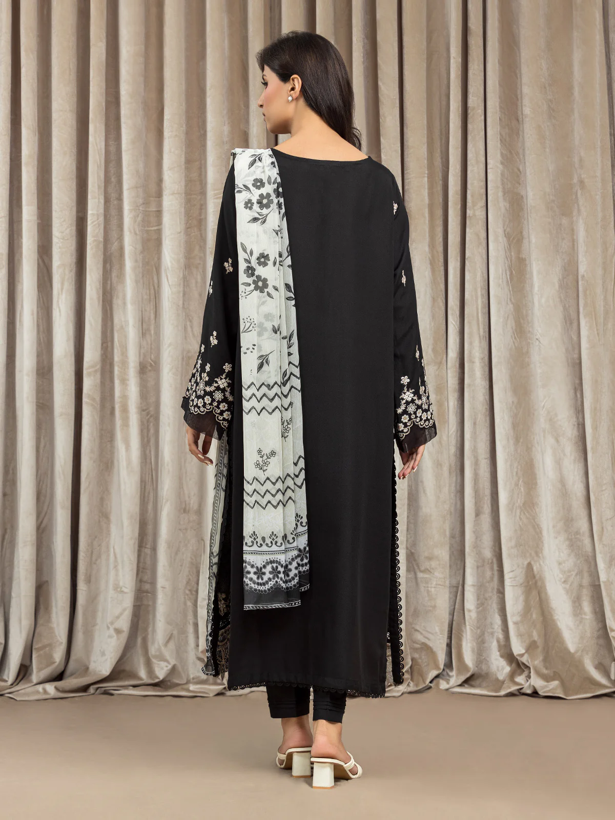 Unstitched Embroidered Cambric Suit - EWU24V2-30062-3P - Image 5