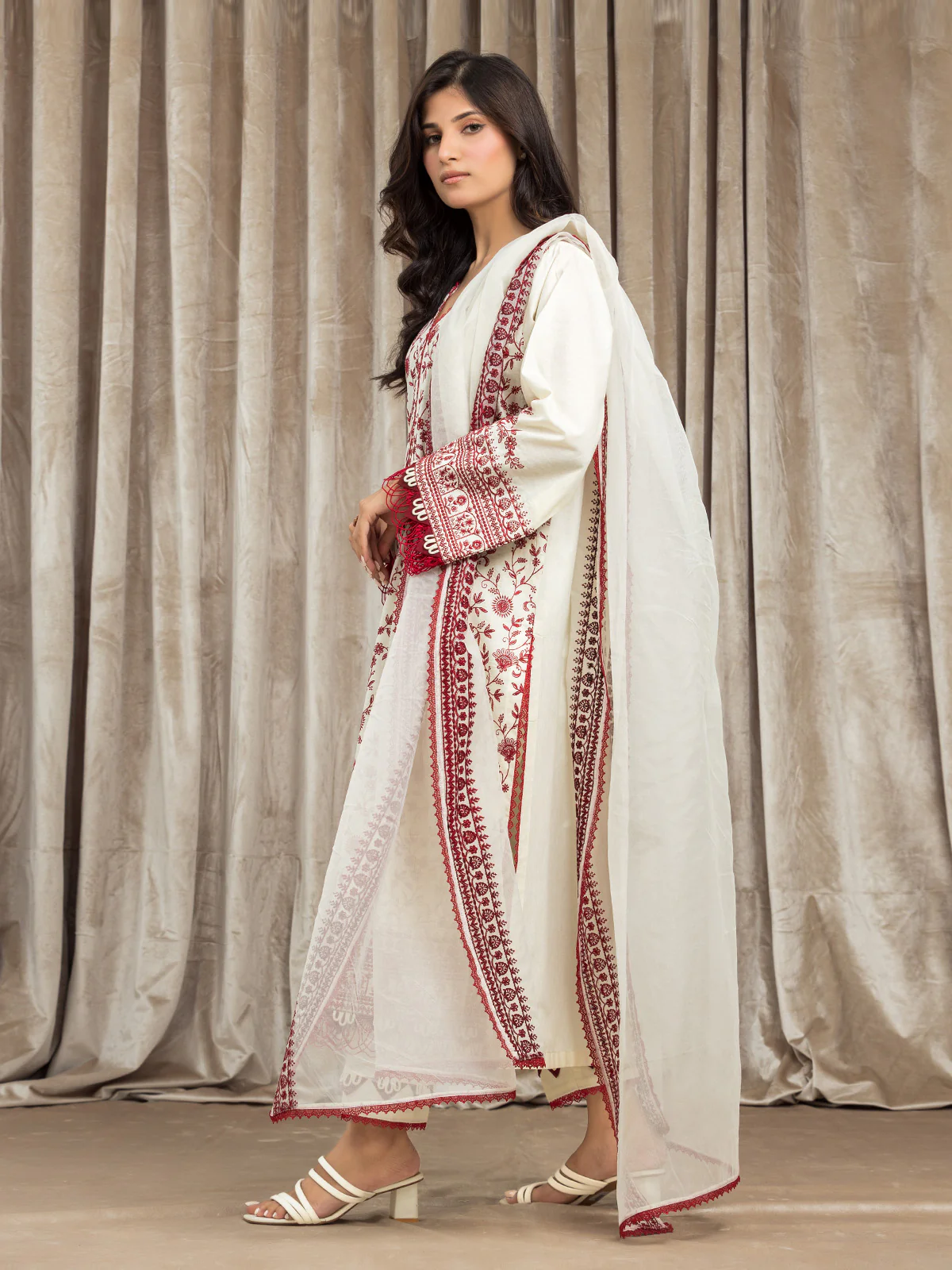 Unstitched Embroidered Cambric Suit - EWU24V2-30111-3P - Image 5