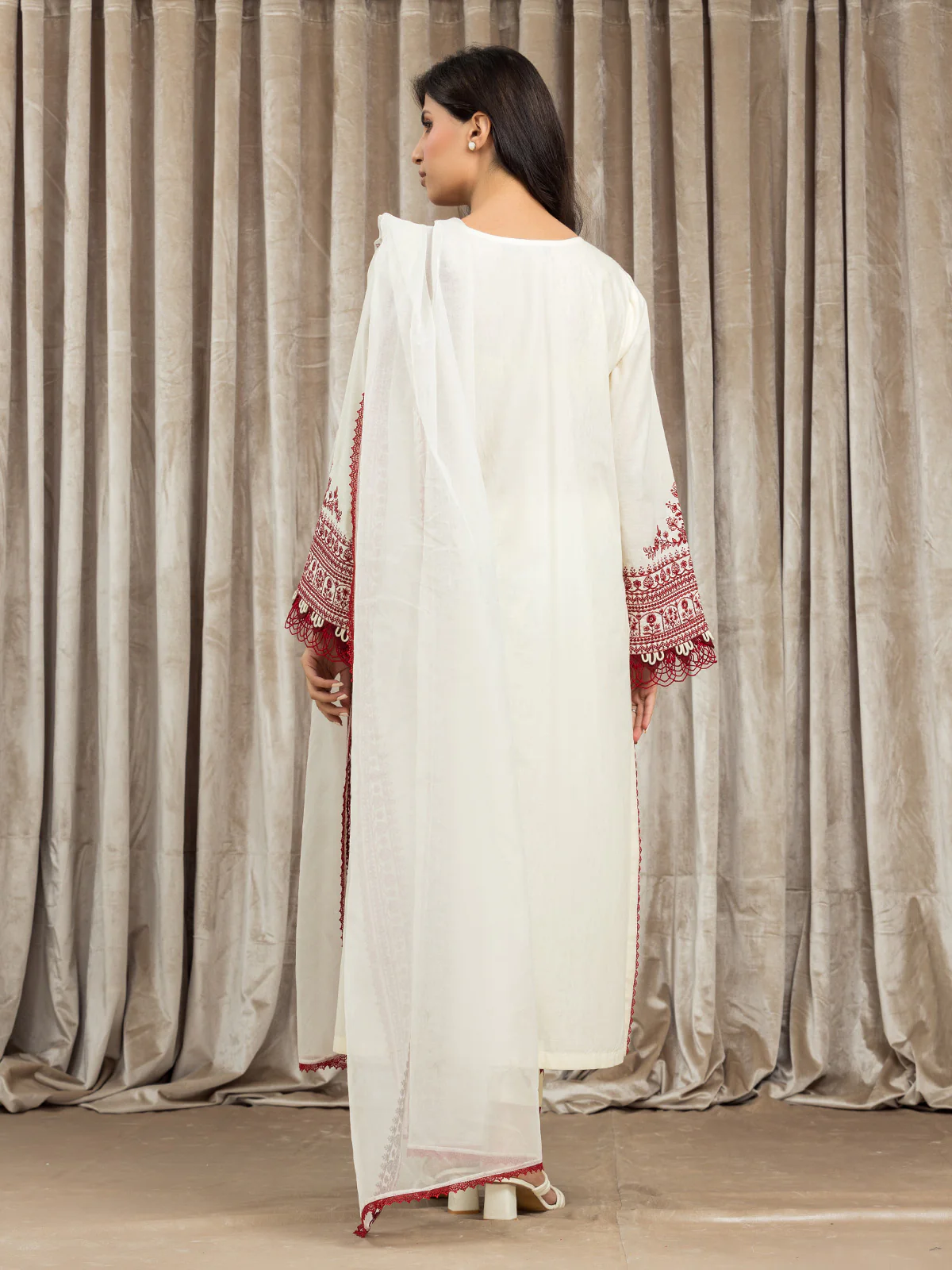 Unstitched Embroidered Cambric Suit - EWU24V2-30111-3P - Image 6