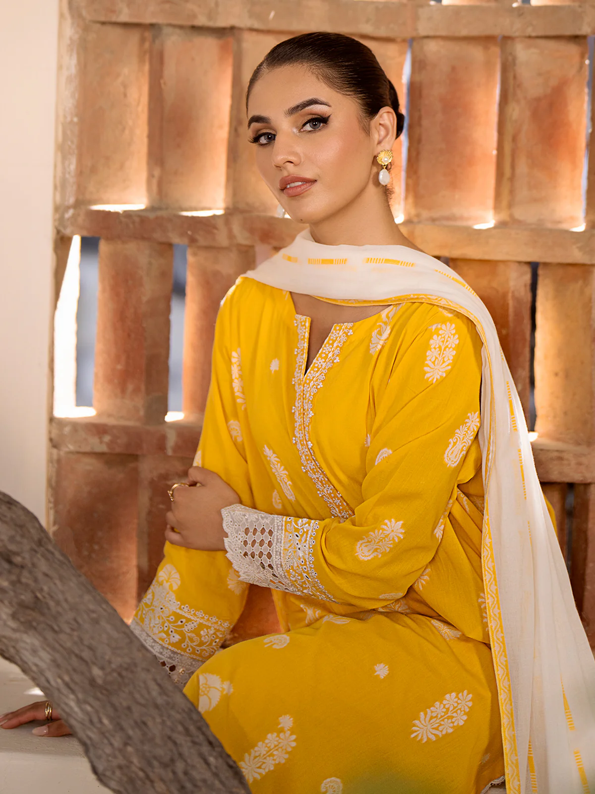 Unstitched Embroidered Jacquard Suit - EWU24V3-30050-3P - Image 3