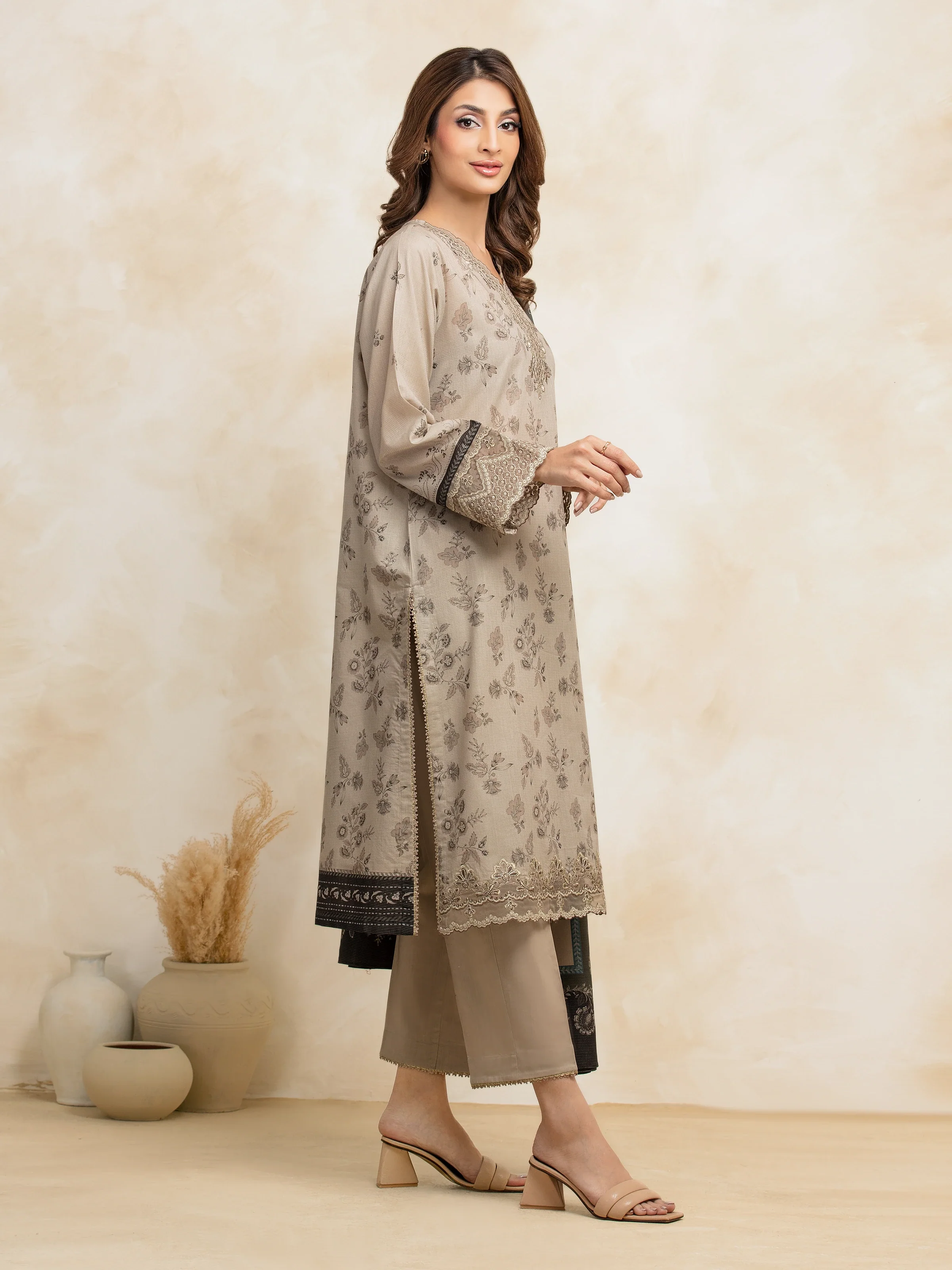 Unstitched Embroidered Lawn Suit - EWU5V1-31206-3P - Image 3