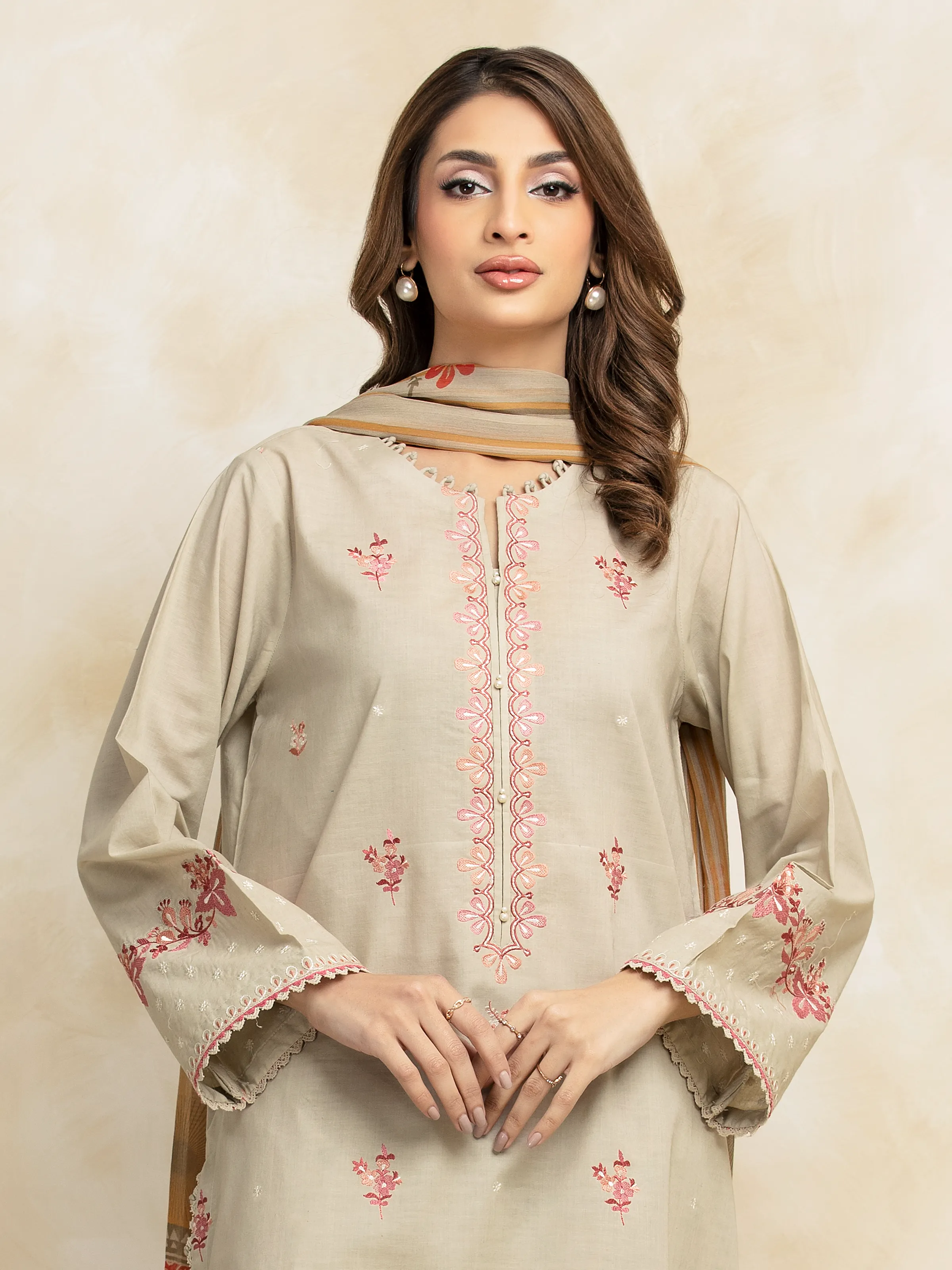 Unstitched Embroidered Cambric Suit - EWU5V2-31032-3P - Image 3